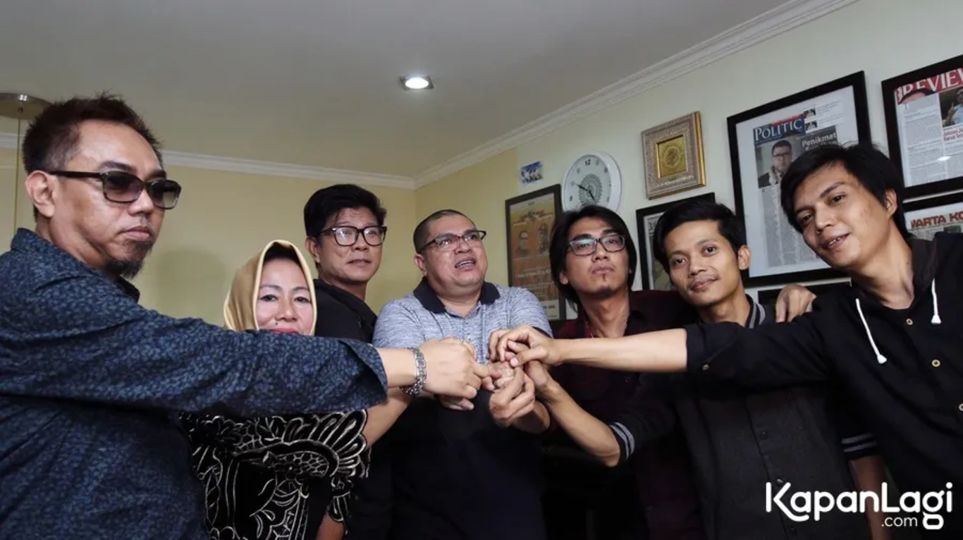 Jika Anda tidak melihat foto Kanda Band, kemungkinan karena foto dengan nomor tersebut tidak tersedia di Kapanlagi.com™