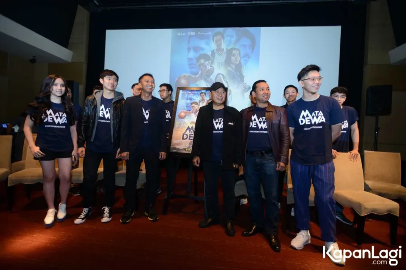 Jika Anda tidak melihat foto Kenny Austin, kemungkinan karena foto dengan nomor tersebut tidak tersedia di Kapanlagi.com™