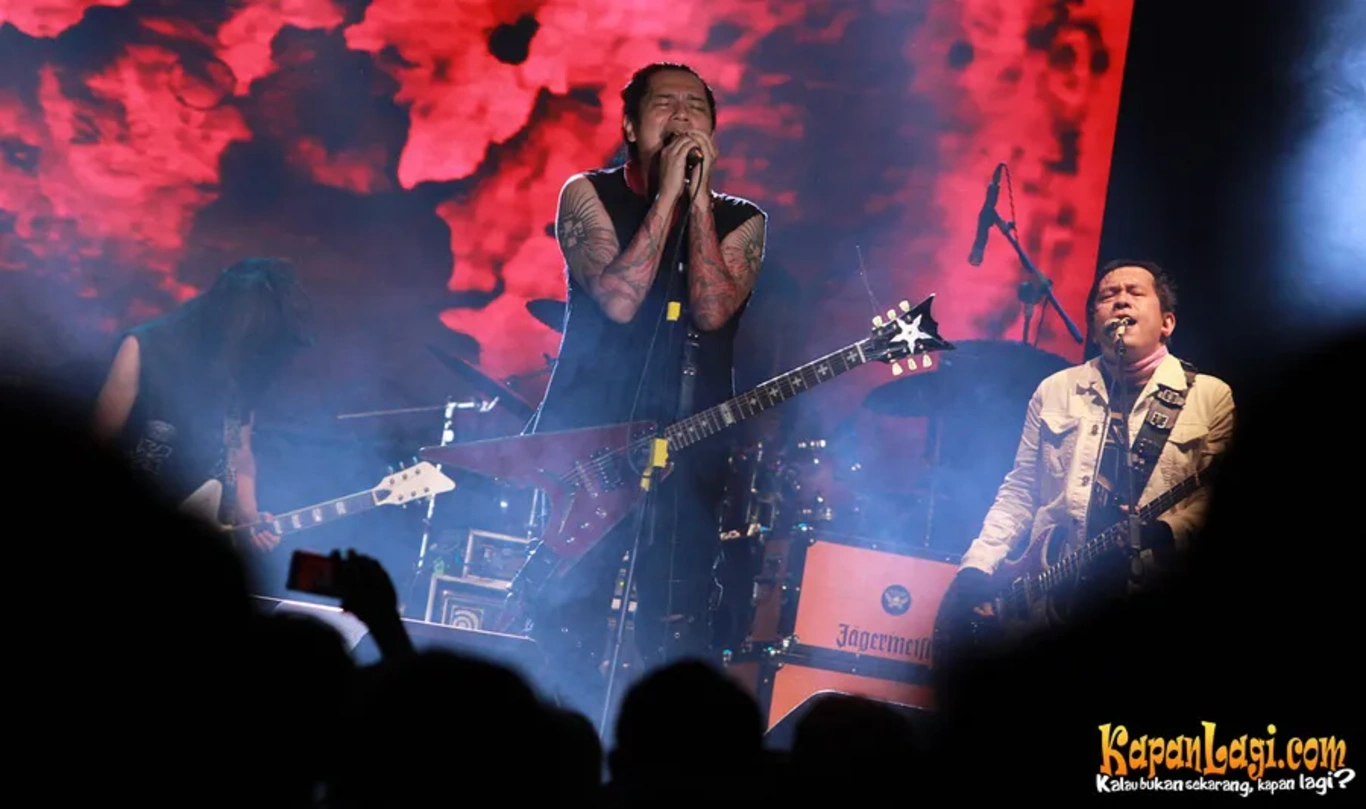 Jika Anda tidak melihat foto Koil Band, kemungkinan karena foto dengan nomor tersebut tidak tersedia di Kapanlagi.com™