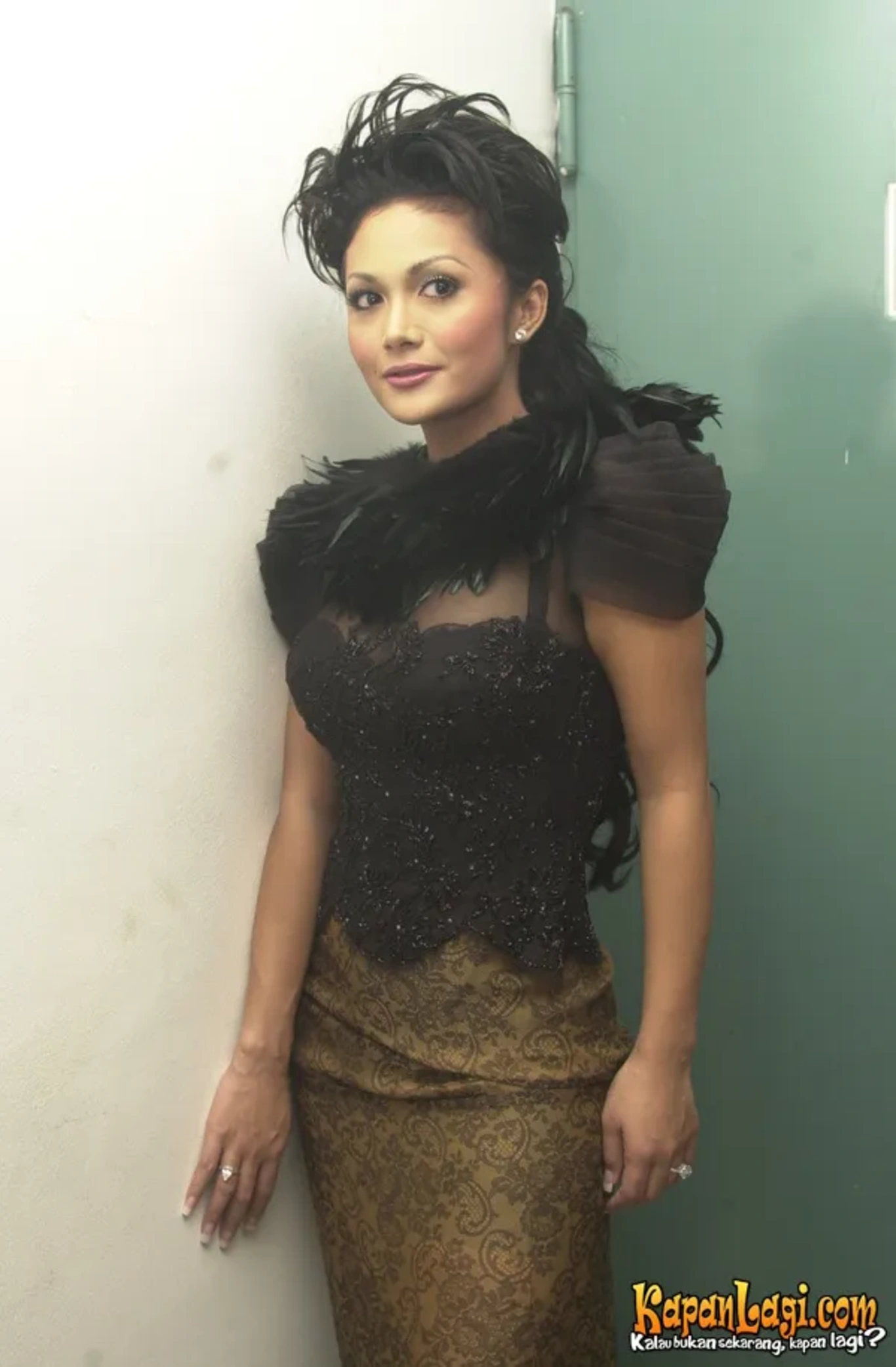 Jika Anda tidak melihat foto Krisdayanti, kemungkinan karena foto dengan nomor tersebut tidak tersedia di Kapanlagi.com™