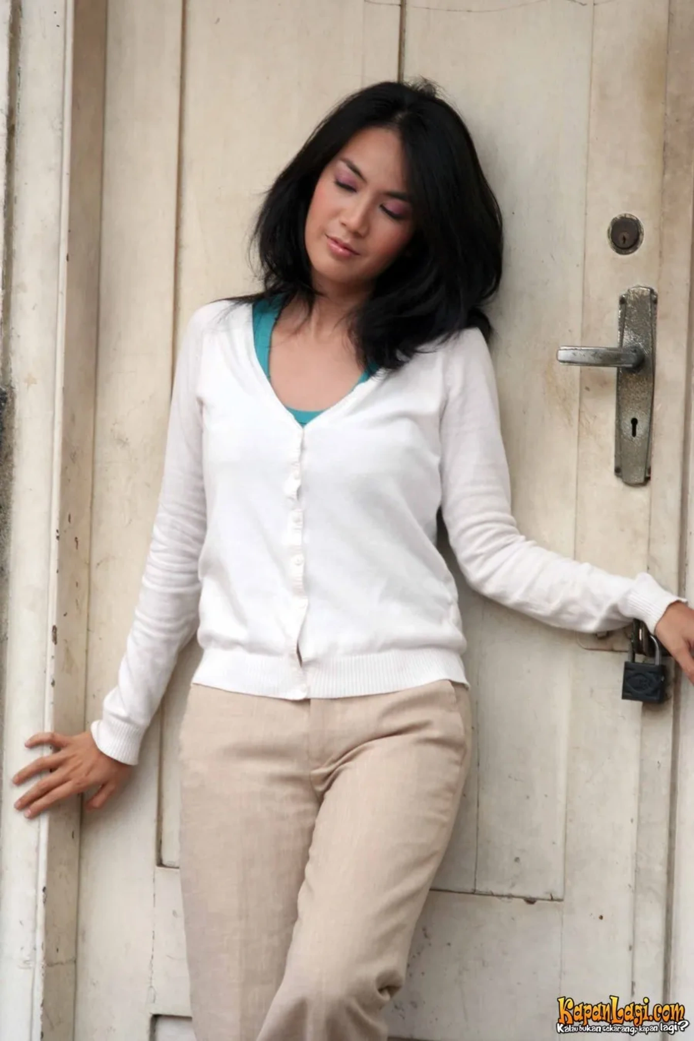 Jika Anda tidak melihat foto Ladya Cherryl, kemungkinan karena foto dengan nomor tersebut tidak tersedia di Kapanlagi.com™