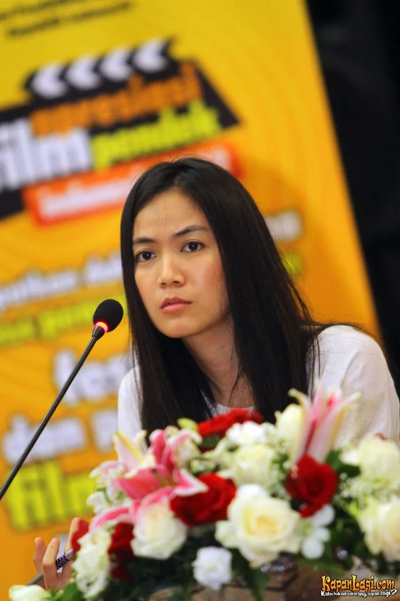 Jika Anda tidak melihat foto Ladya Cherryl, kemungkinan karena foto dengan nomor tersebut tidak tersedia di Kapanlagi.com™