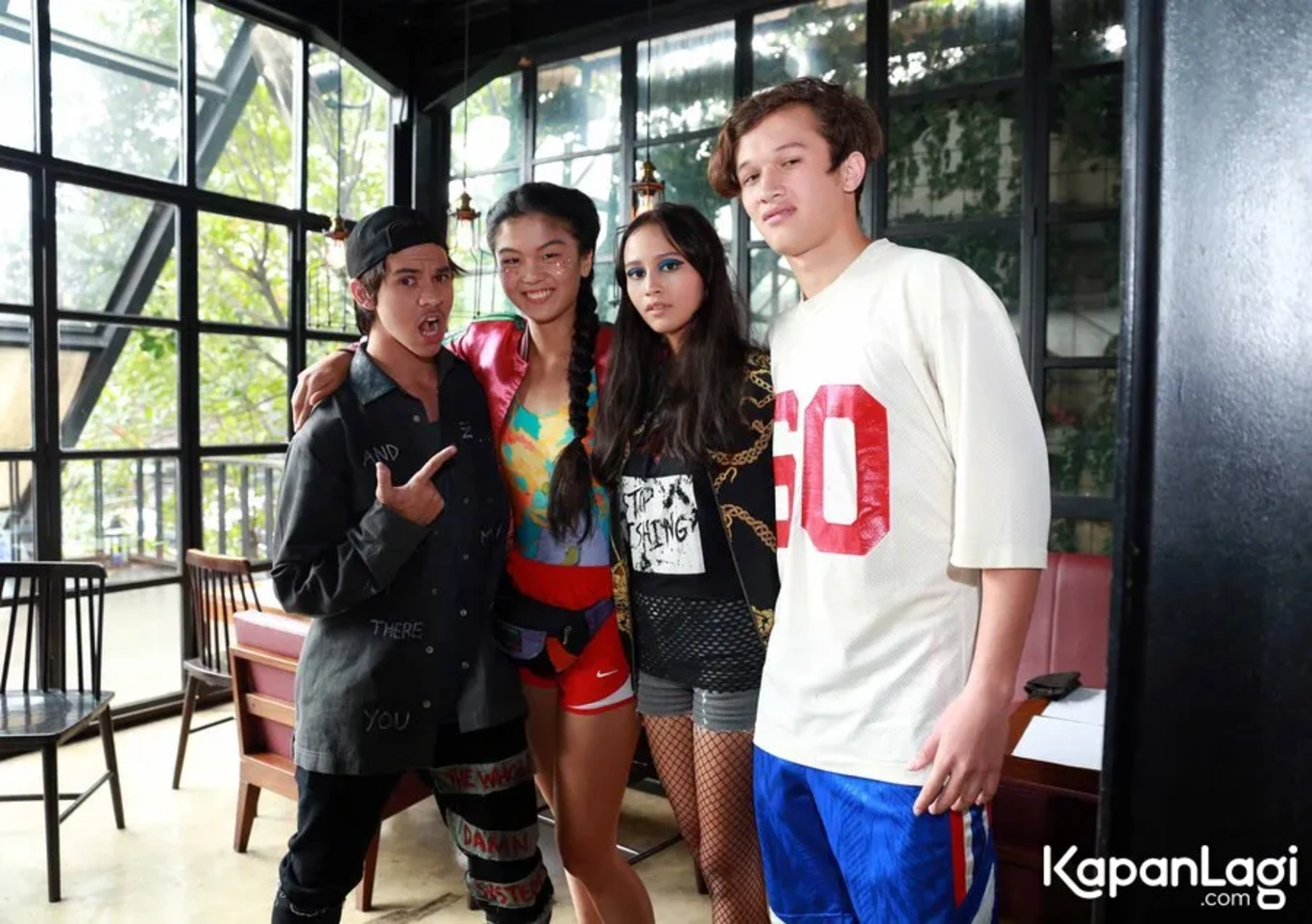 Jika Anda tidak melihat foto Lutesha, kemungkinan karena foto dengan nomor tersebut tidak tersedia di Kapanlagi.com™