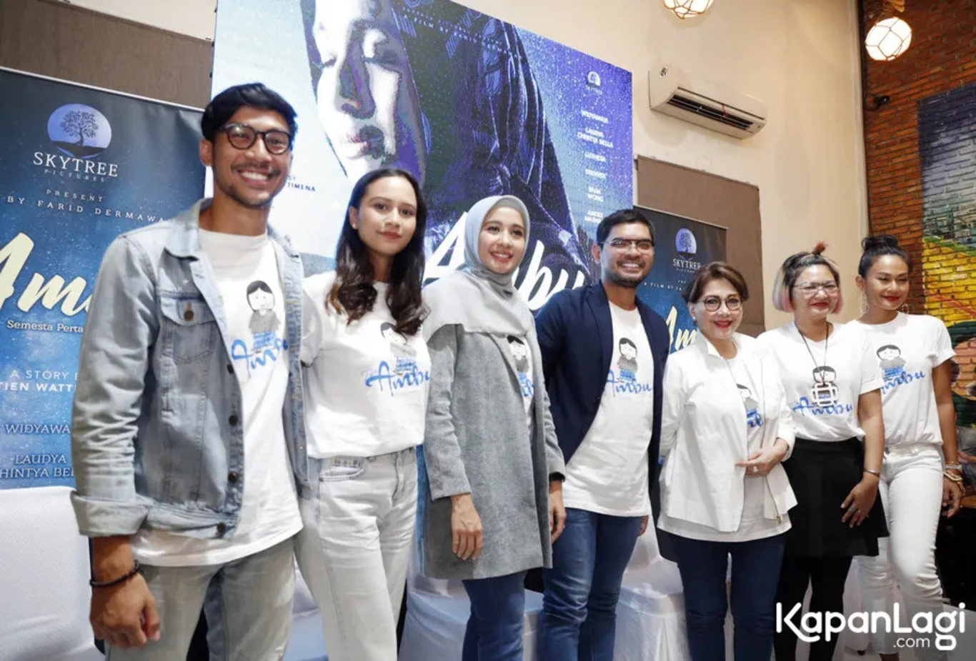 Jika Anda tidak melihat foto Lutesha, kemungkinan karena foto dengan nomor tersebut tidak tersedia di Kapanlagi.com™
