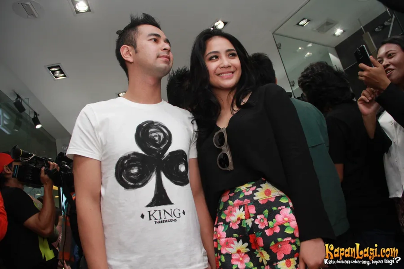 Jika Anda tidak melihat foto Nagita Slavina, kemungkinan karena foto dengan nomor tersebut tidak tersedia di Kapanlagi.com™