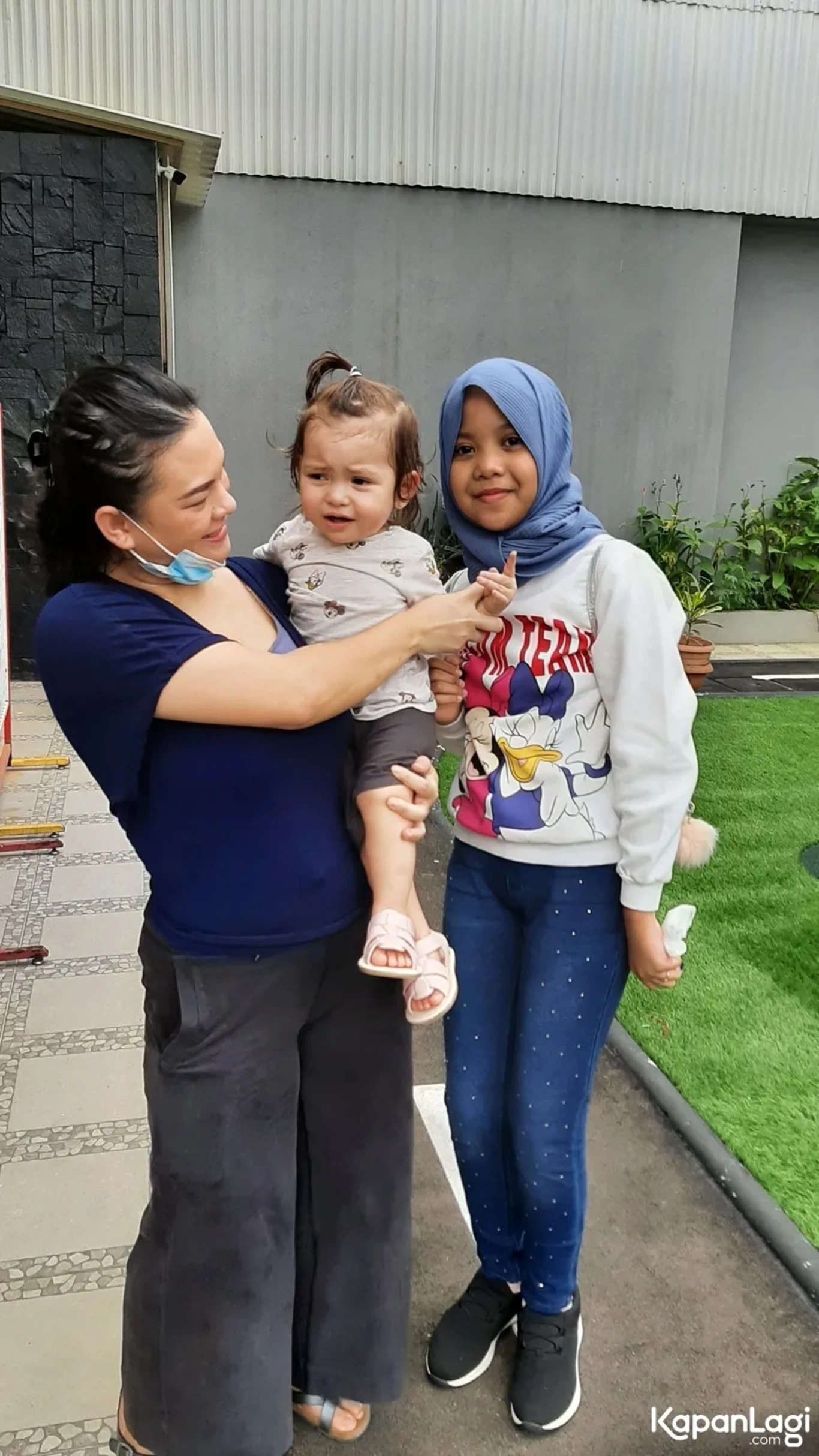 Jika Anda tidak melihat foto Nanda Gita, kemungkinan karena foto dengan nomor tersebut tidak tersedia di Kapanlagi.com™