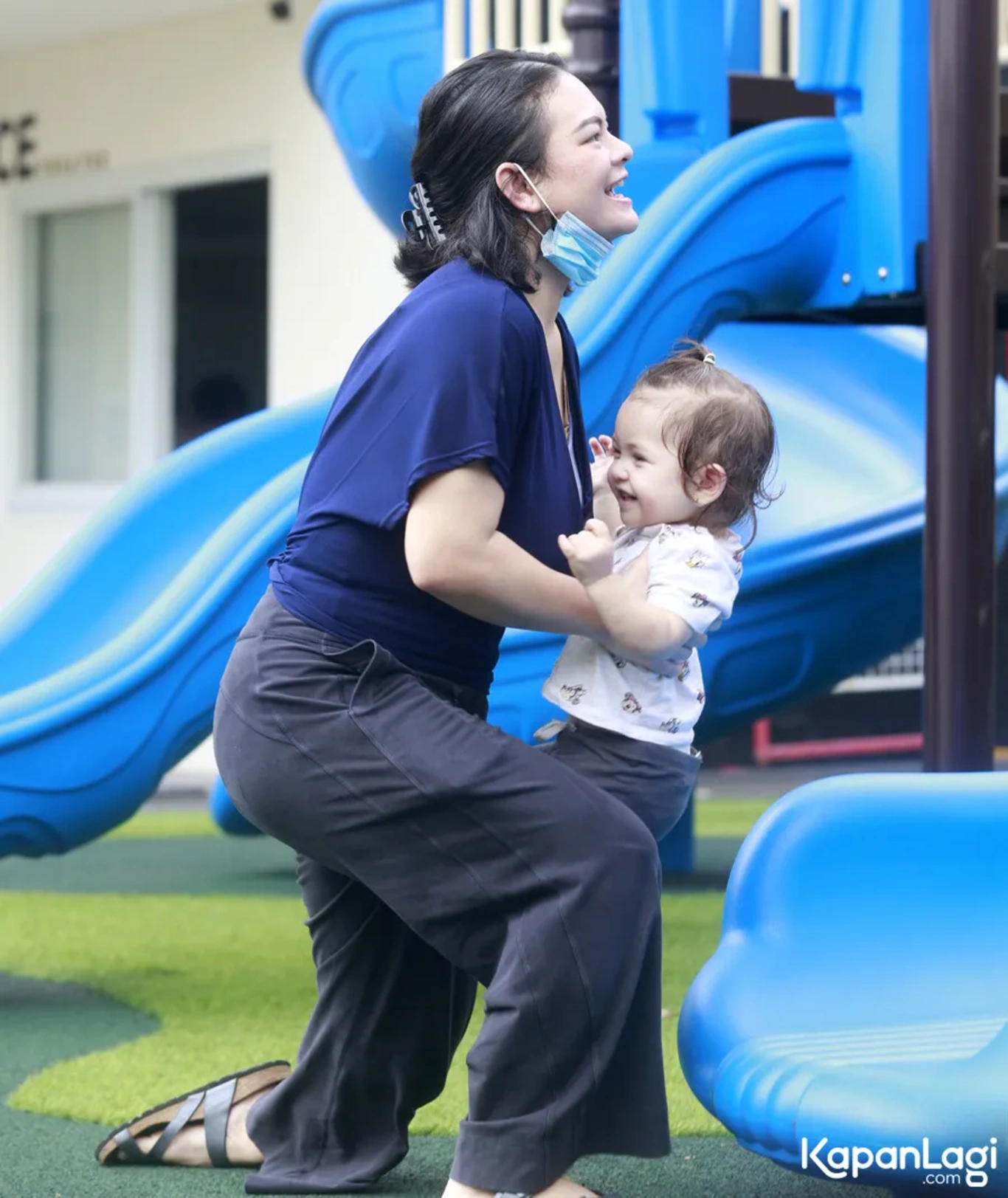 Jika Anda tidak melihat foto Nanda Gita, kemungkinan karena foto dengan nomor tersebut tidak tersedia di Kapanlagi.com™