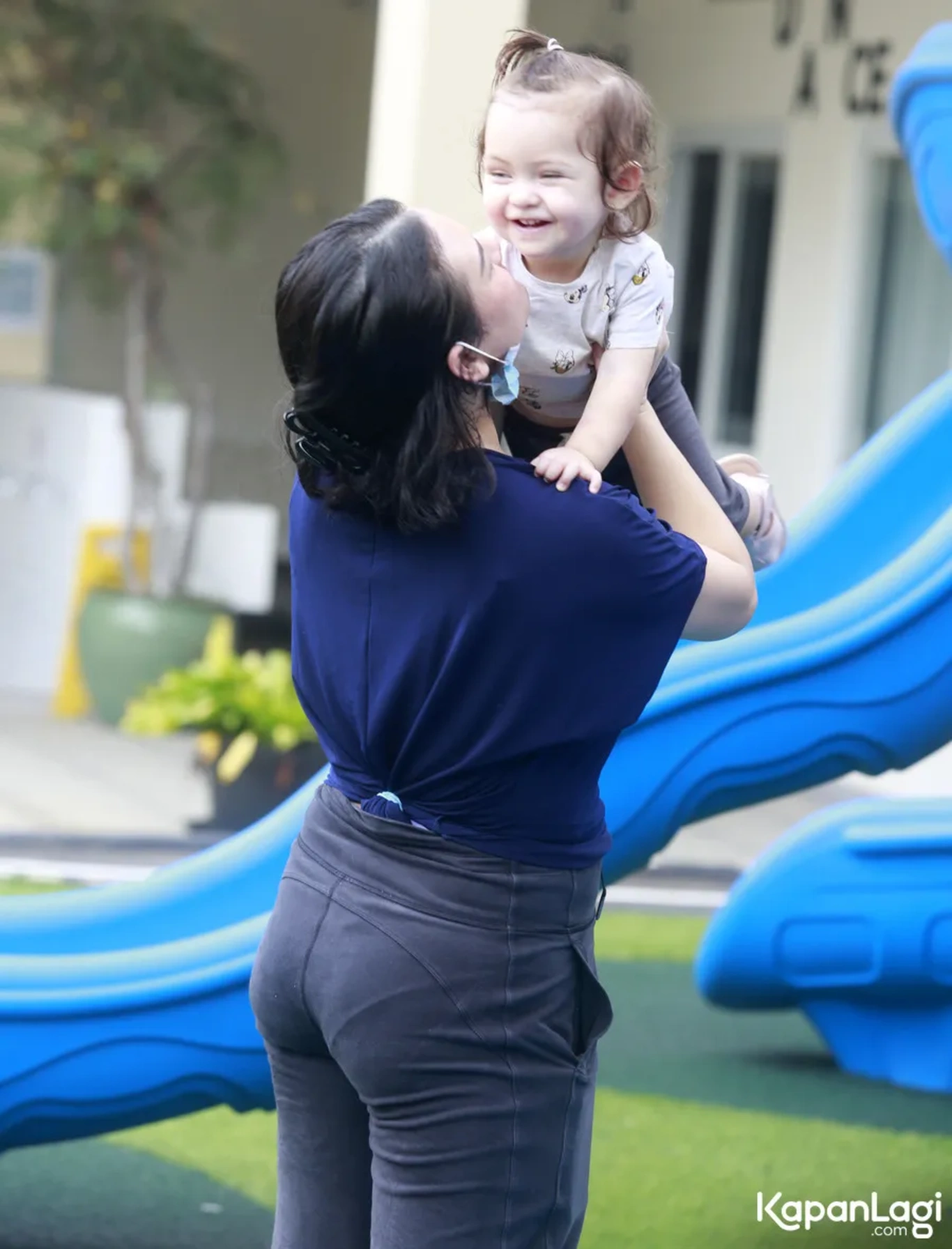 Jika Anda tidak melihat foto Nanda Gita, kemungkinan karena foto dengan nomor tersebut tidak tersedia di Kapanlagi.com™