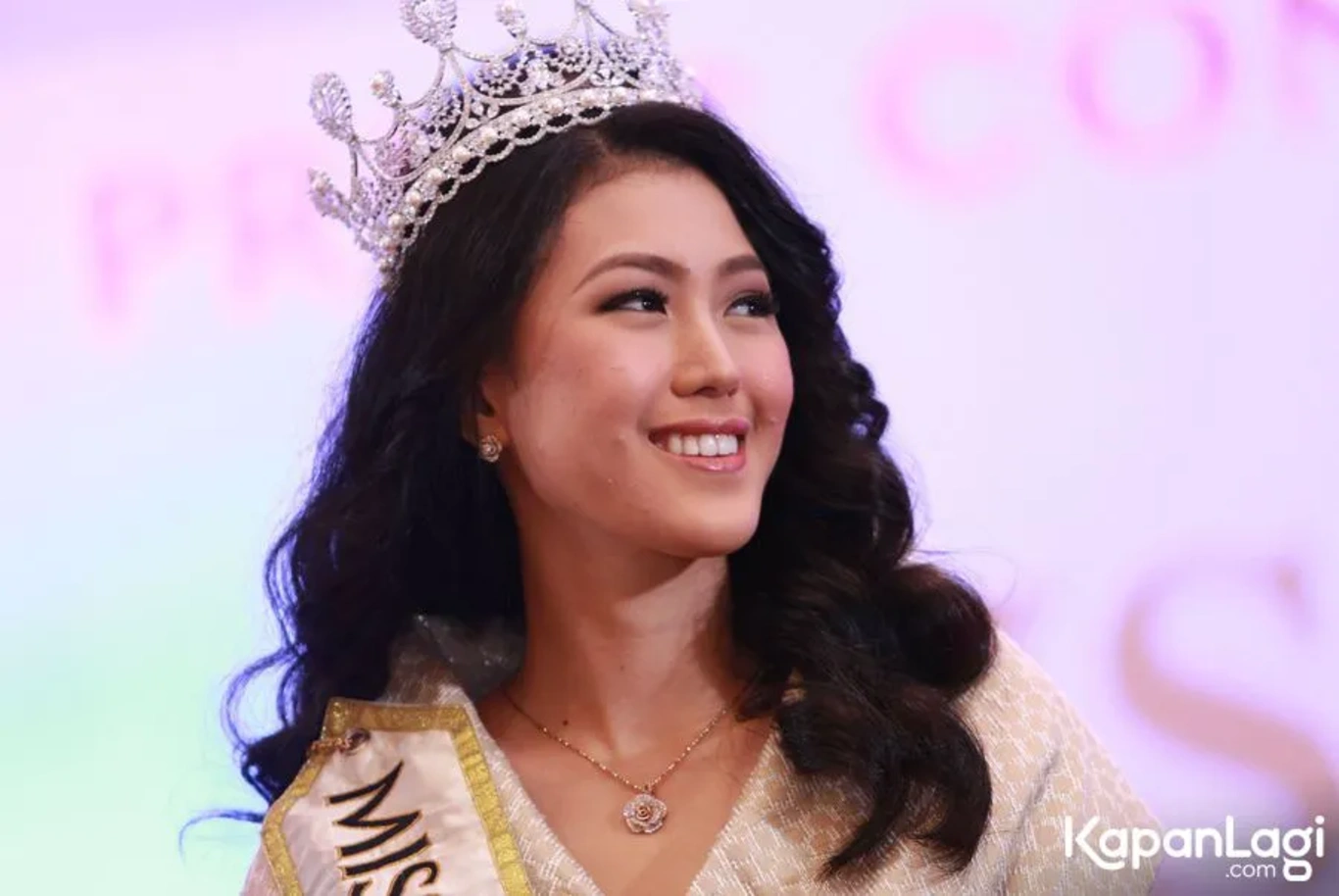 Jika Anda tidak melihat foto Natasha Manuella, kemungkinan karena foto dengan nomor tersebut tidak tersedia di Kapanlagi.com™