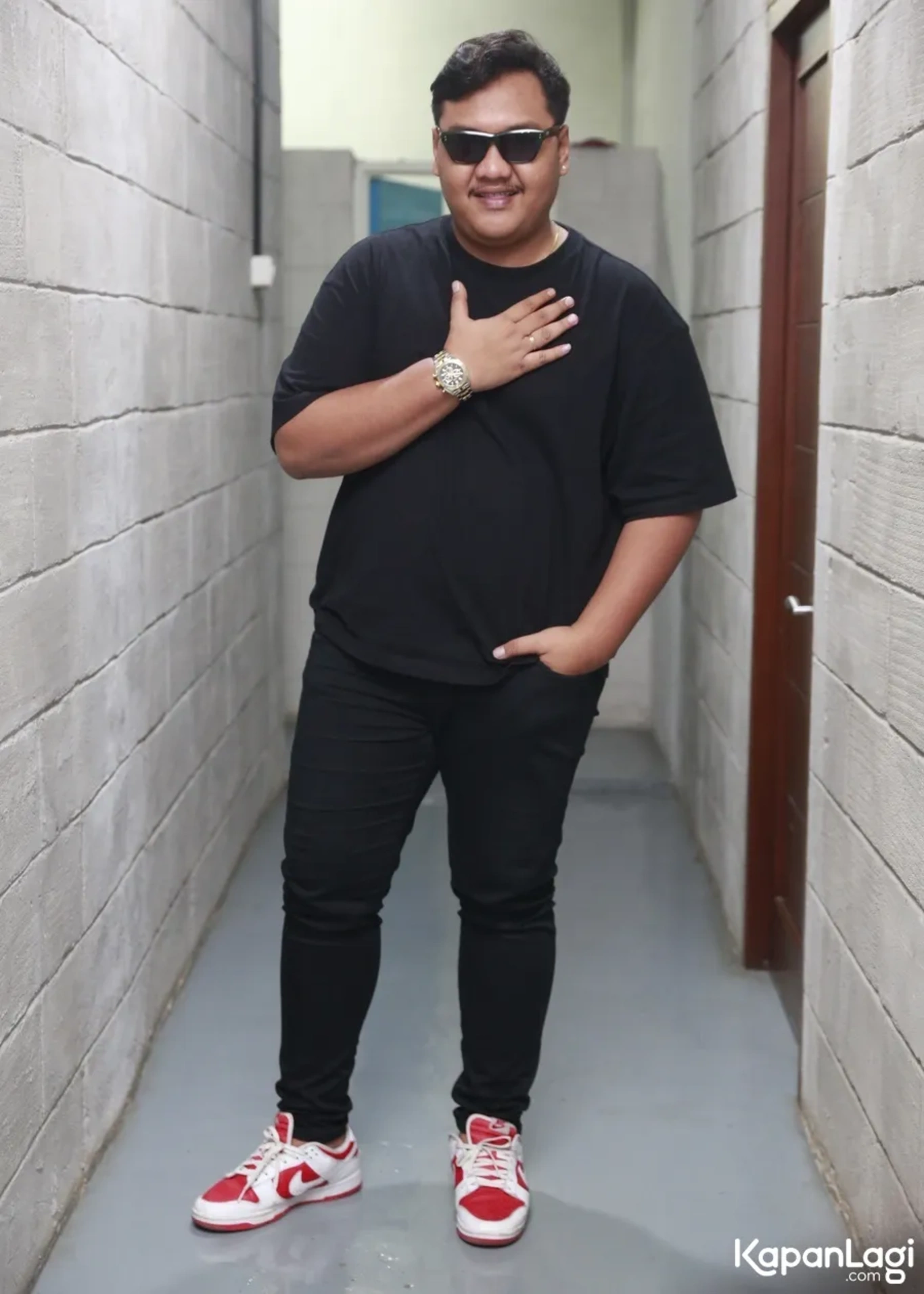 Jika Anda tidak melihat foto Ndarboy Genk Helarius Daru Indrajaya, kemungkinan karena foto dengan nomor tersebut tidak tersedia di Kapanlagi.com™