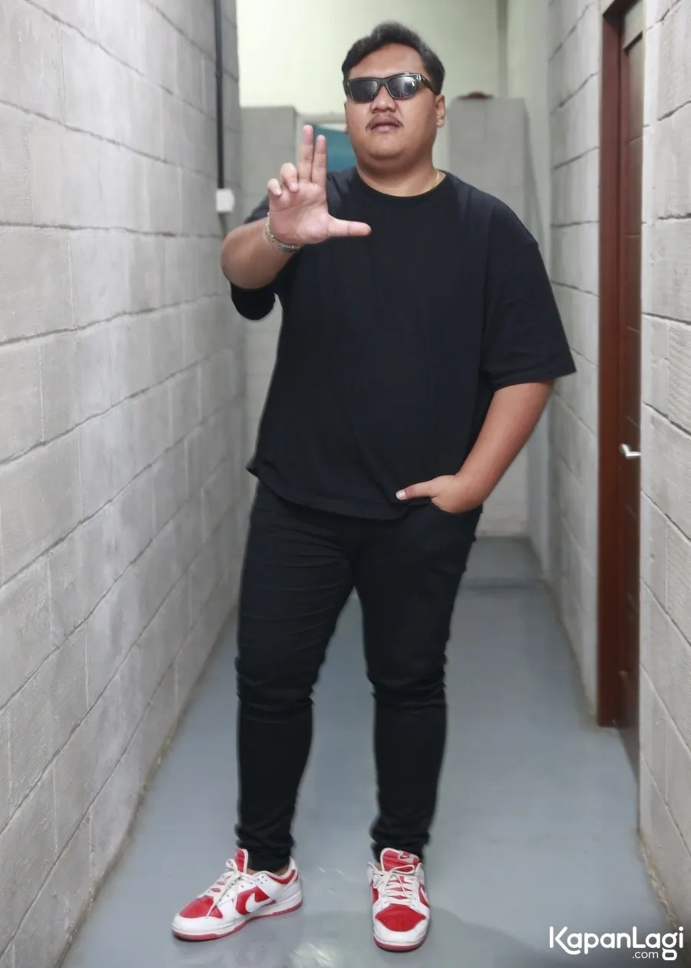 Jika Anda tidak melihat foto Ndarboy Genk Helarius Daru Indrajaya, kemungkinan karena foto dengan nomor tersebut tidak tersedia di Kapanlagi.com™