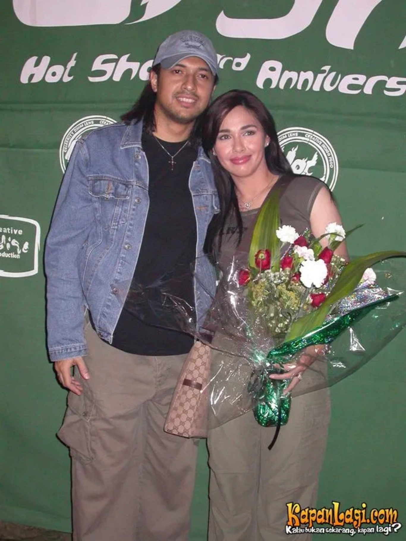 Jika Anda tidak melihat foto Nia Zulkarnaen, kemungkinan karena foto dengan nomor tersebut tidak tersedia di Kapanlagi.com™