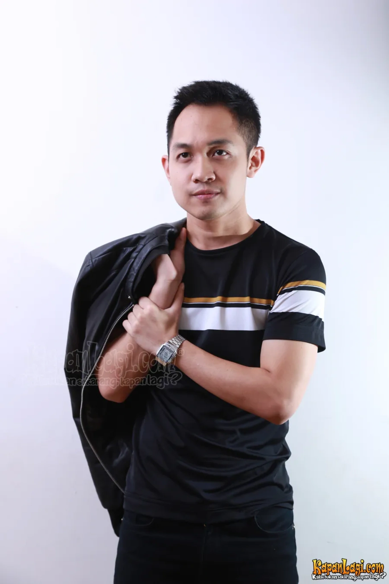 Jika Anda tidak melihat foto Nicky Riyant, kemungkinan karena foto dengan nomor tersebut tidak tersedia di Kapanlagi.com™