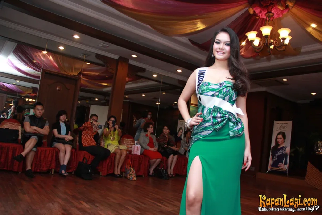 Jika Anda tidak melihat foto Novia Indriani, kemungkinan karena foto dengan nomor tersebut tidak tersedia di Kapanlagi.com™