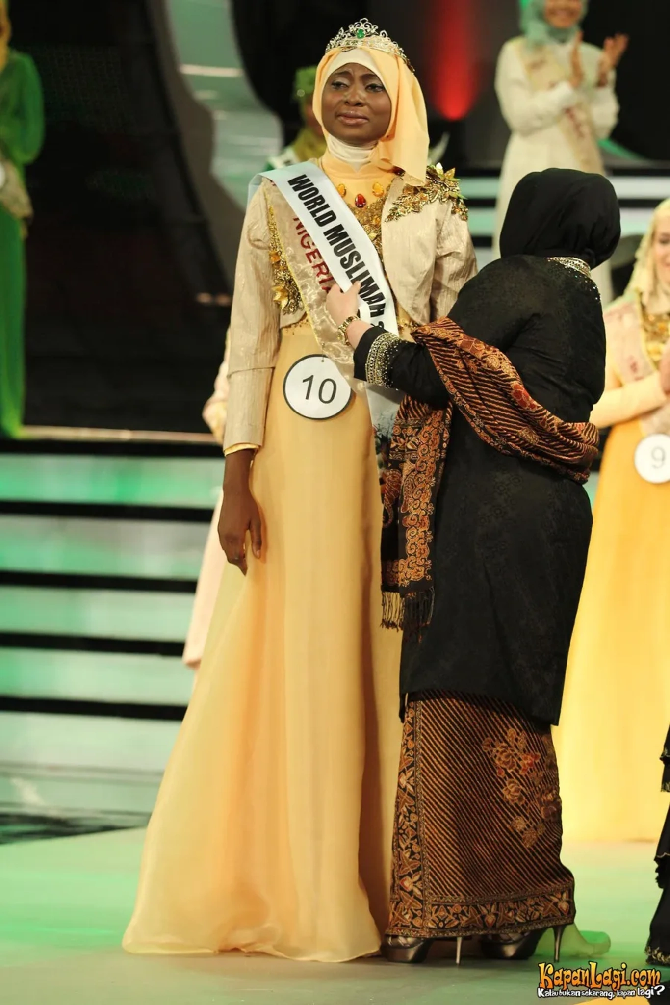 Jika Anda tidak melihat foto Obabiyi Aishah Ajibola, kemungkinan karena foto dengan nomor tersebut tidak tersedia di Kapanlagi.com™