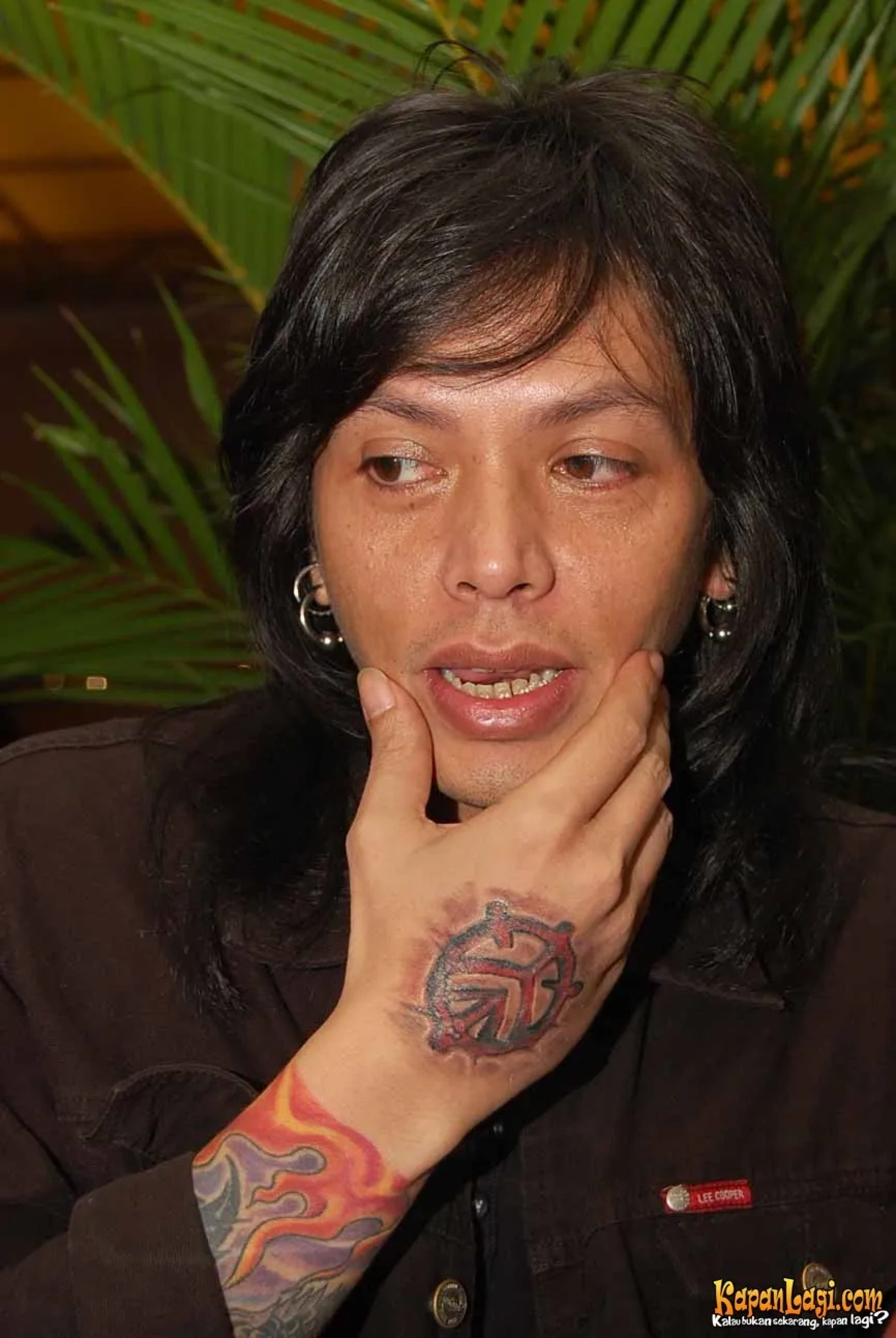 Jika Anda tidak melihat foto Ovy Rif, kemungkinan karena foto dengan nomor tersebut tidak tersedia di Kapanlagi.com™