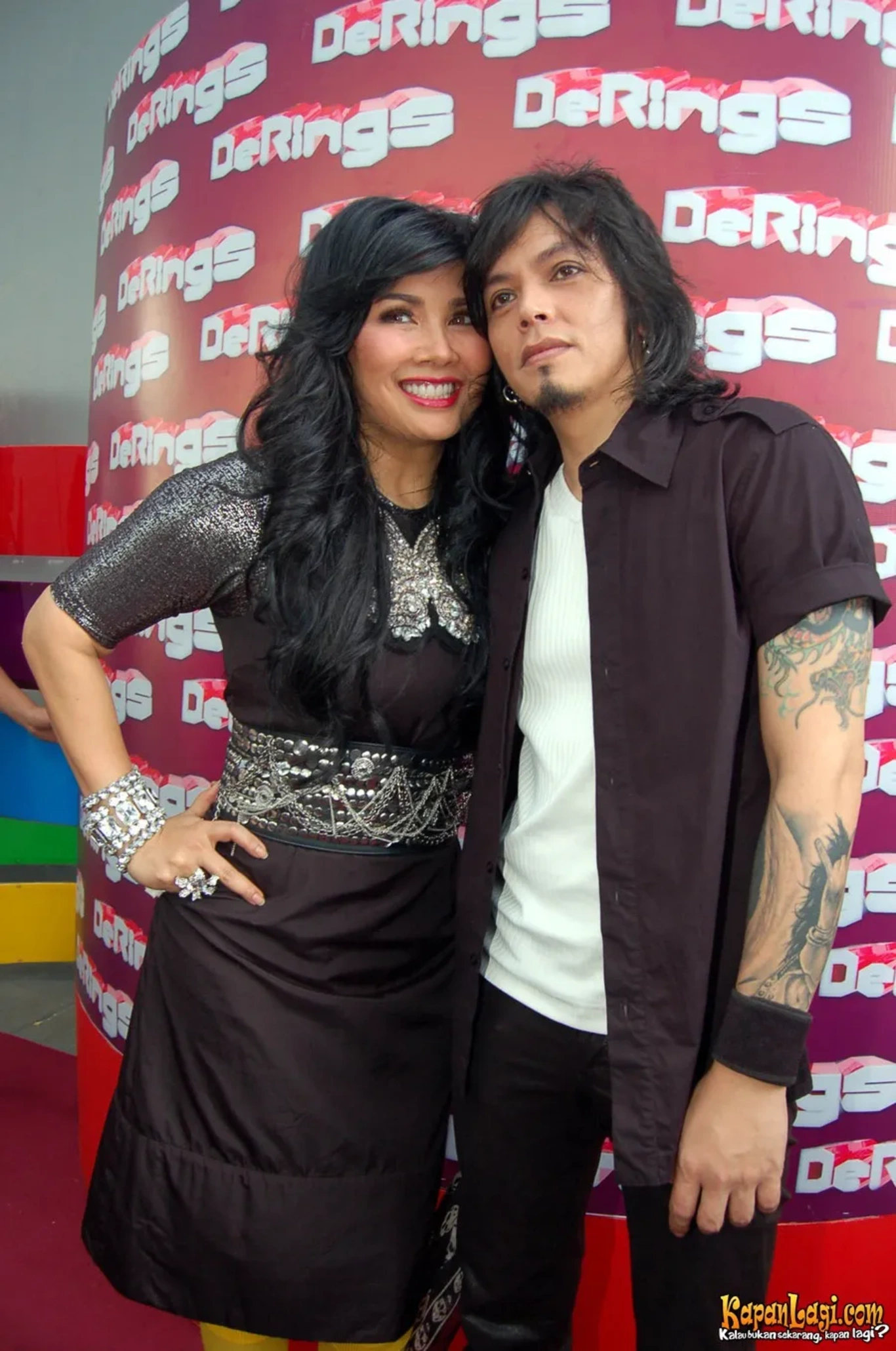 Jika Anda tidak melihat foto Ovy Rif, kemungkinan karena foto dengan nomor tersebut tidak tersedia di Kapanlagi.com™