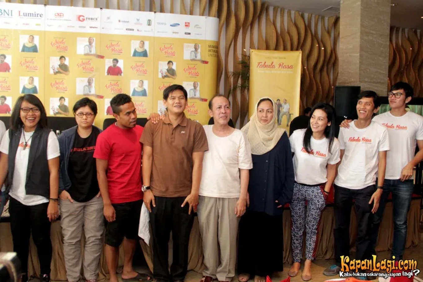 Jika Anda tidak melihat foto Ozzol Ramdan, kemungkinan karena foto dengan nomor tersebut tidak tersedia di Kapanlagi.com™