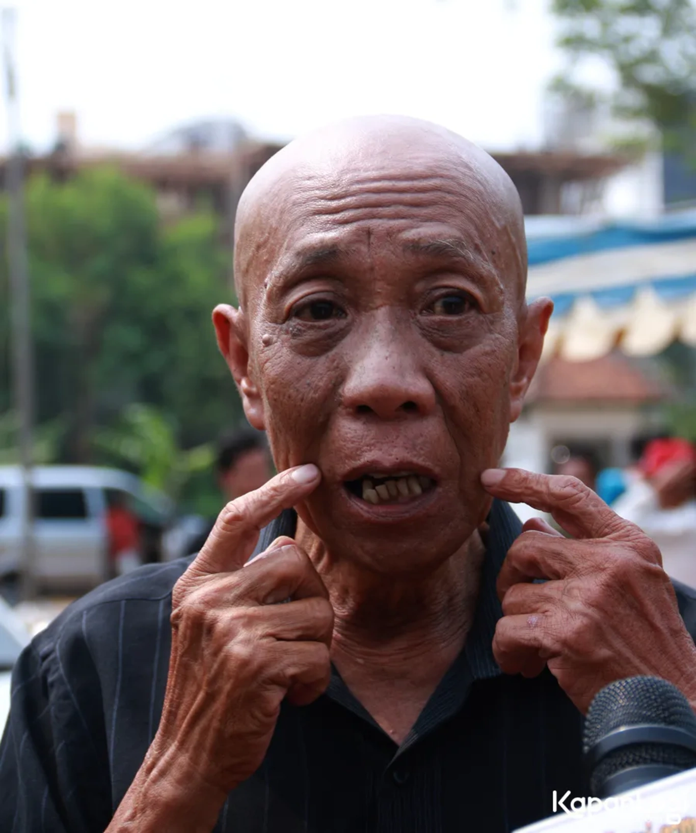 Jika Anda tidak melihat foto Pak Ogah, kemungkinan karena foto dengan nomor tersebut tidak tersedia di Kapanlagi.com™