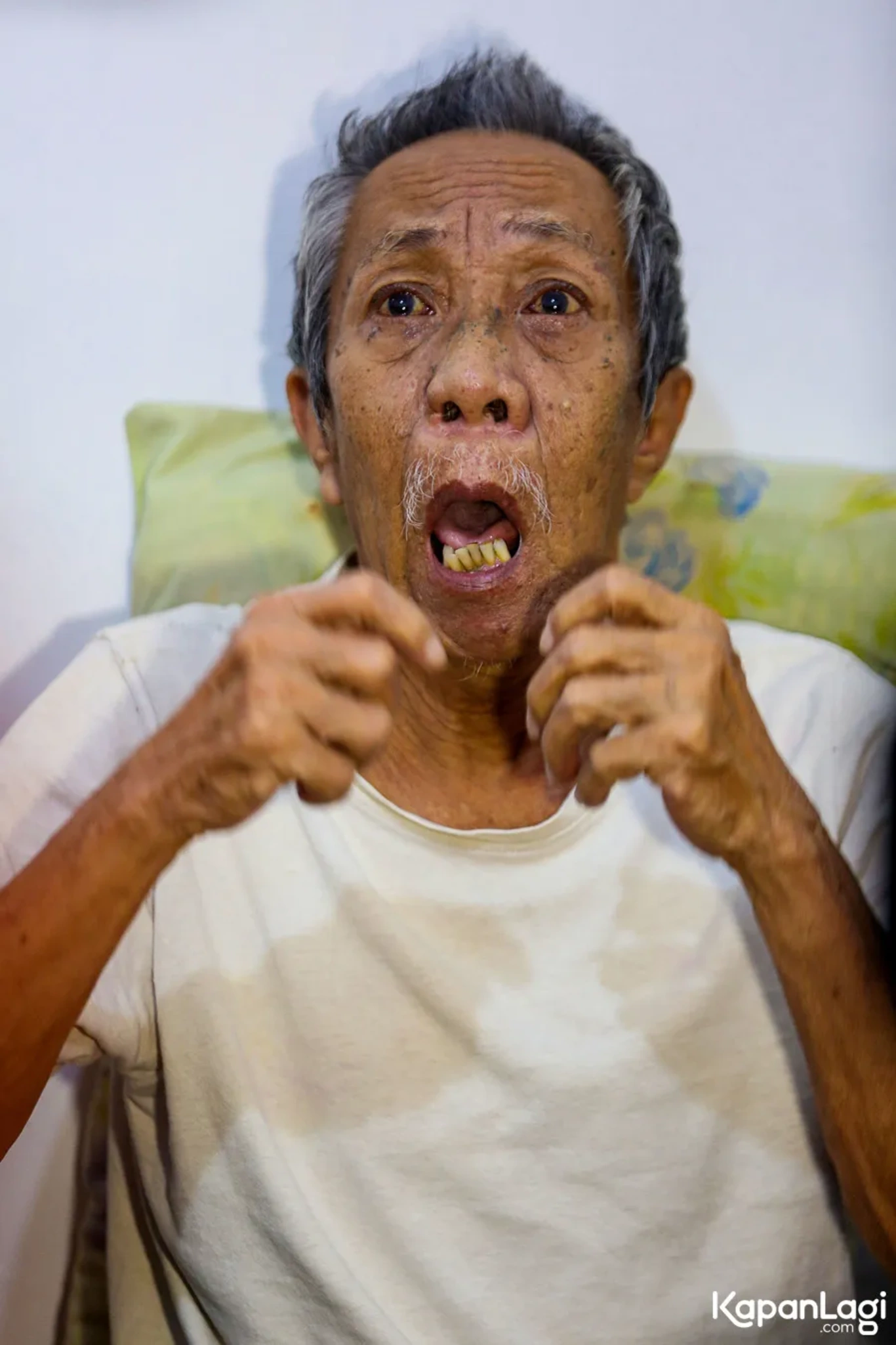 Jika Anda tidak melihat foto Pak Ogah, kemungkinan karena foto dengan nomor tersebut tidak tersedia di Kapanlagi.com™
