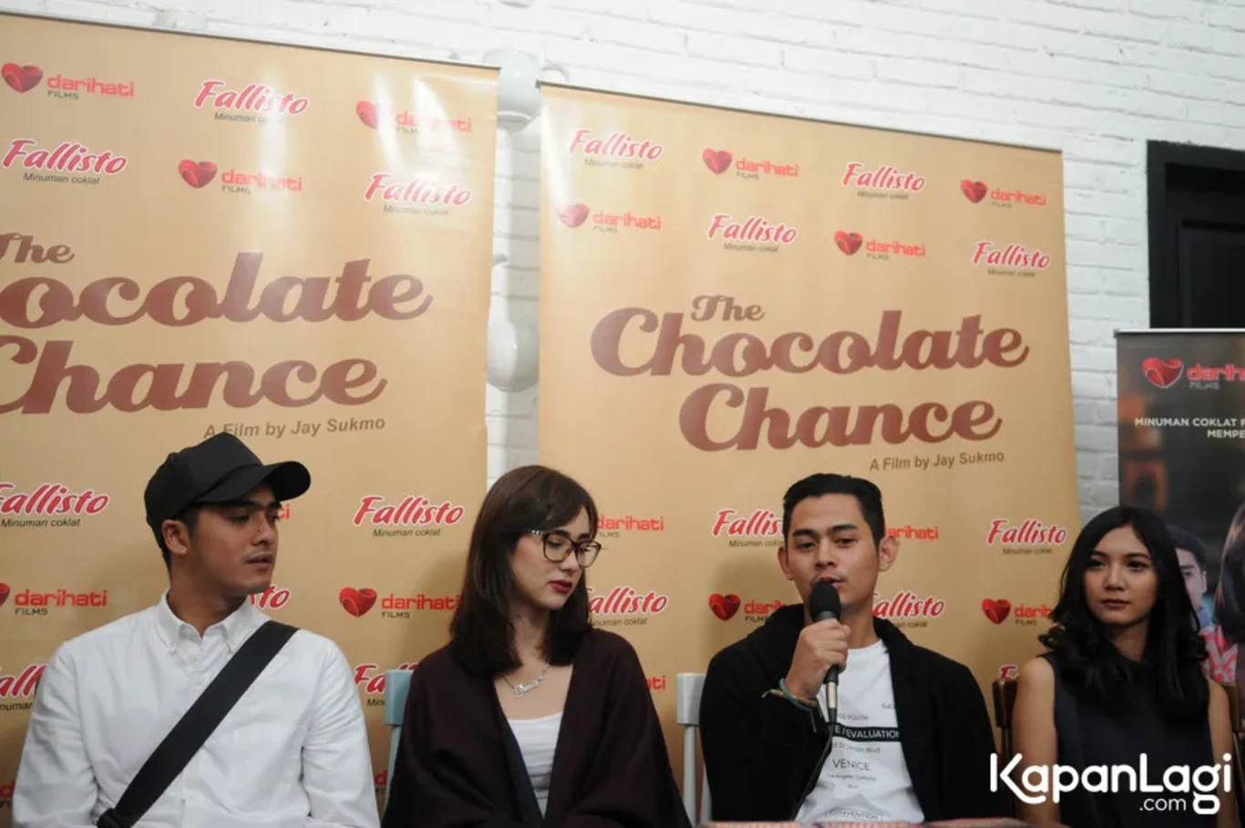 Jika Anda tidak melihat foto Pamela Bowie, kemungkinan karena foto dengan nomor tersebut tidak tersedia di Kapanlagi.com™