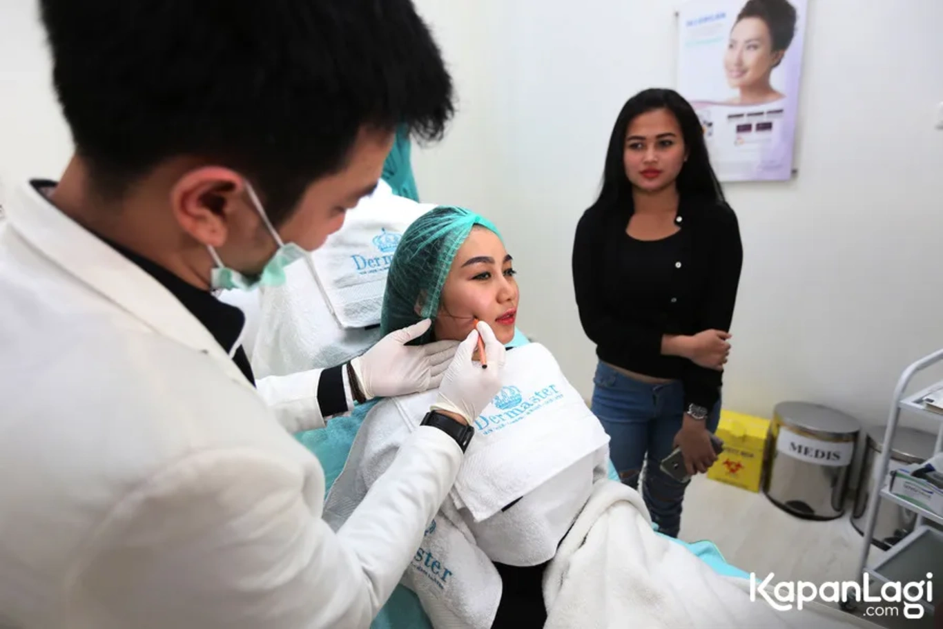 Jika Anda tidak melihat foto Pamela Safitri, kemungkinan karena foto dengan nomor tersebut tidak tersedia di Kapanlagi.com™