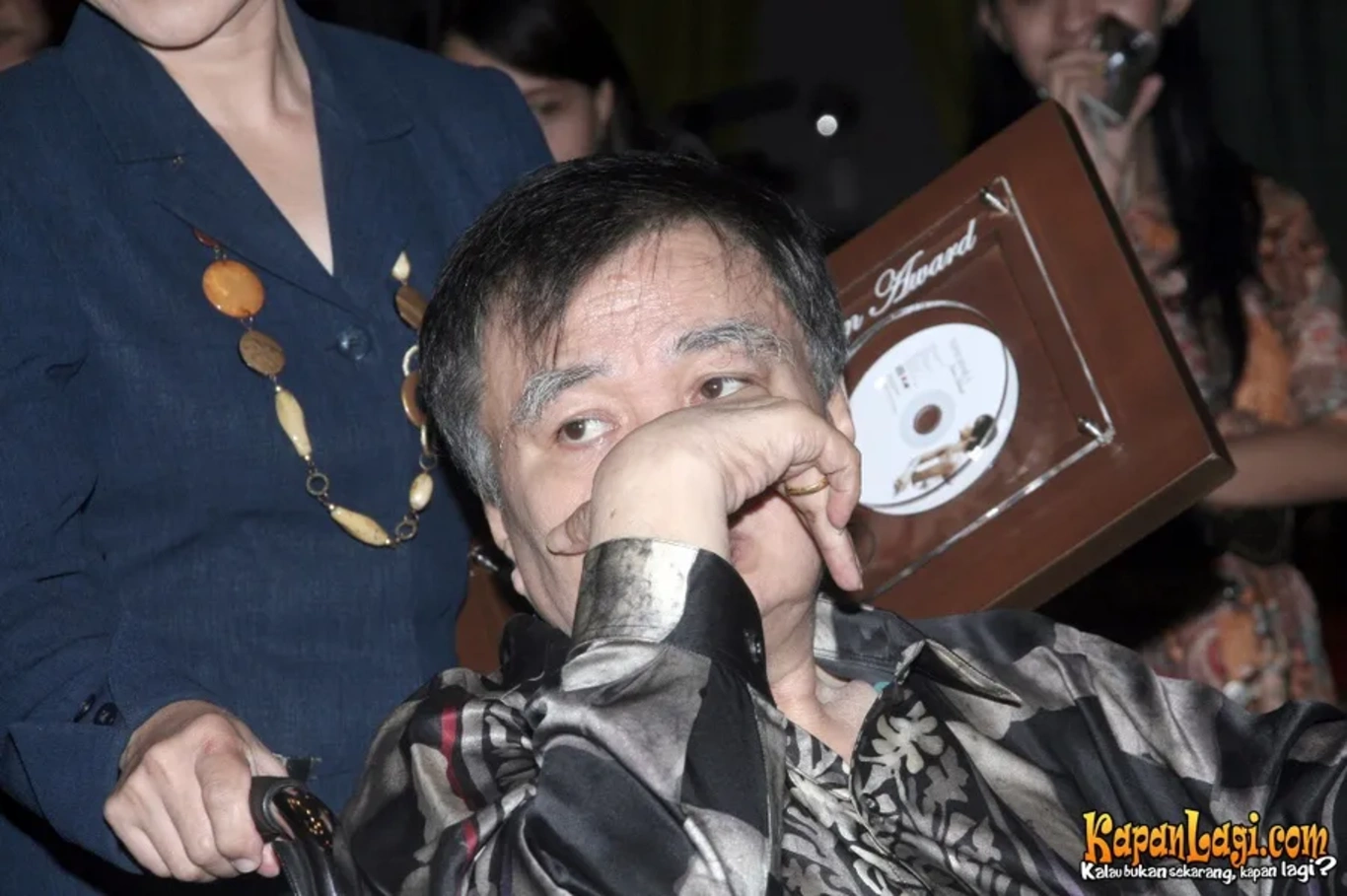 Jika Anda tidak melihat foto Pance Pondaag, kemungkinan karena foto dengan nomor tersebut tidak tersedia di Kapanlagi.com™