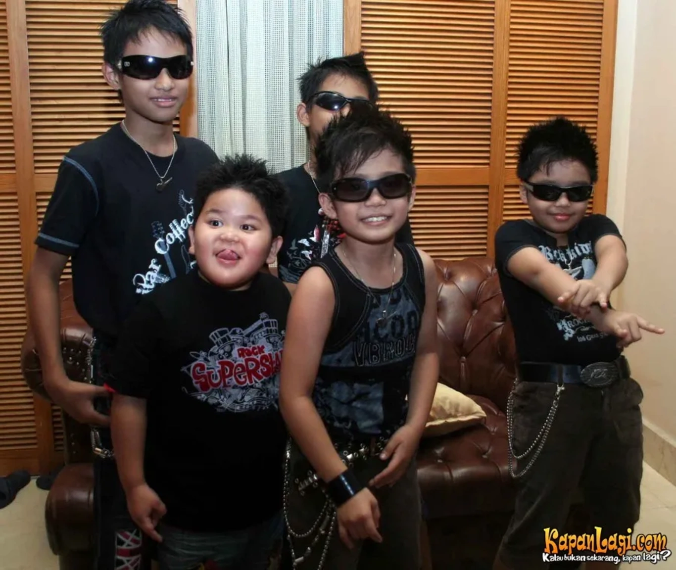 Jika Anda tidak melihat foto Pangeranku Band, kemungkinan karena foto dengan nomor tersebut tidak tersedia di Kapanlagi.com™