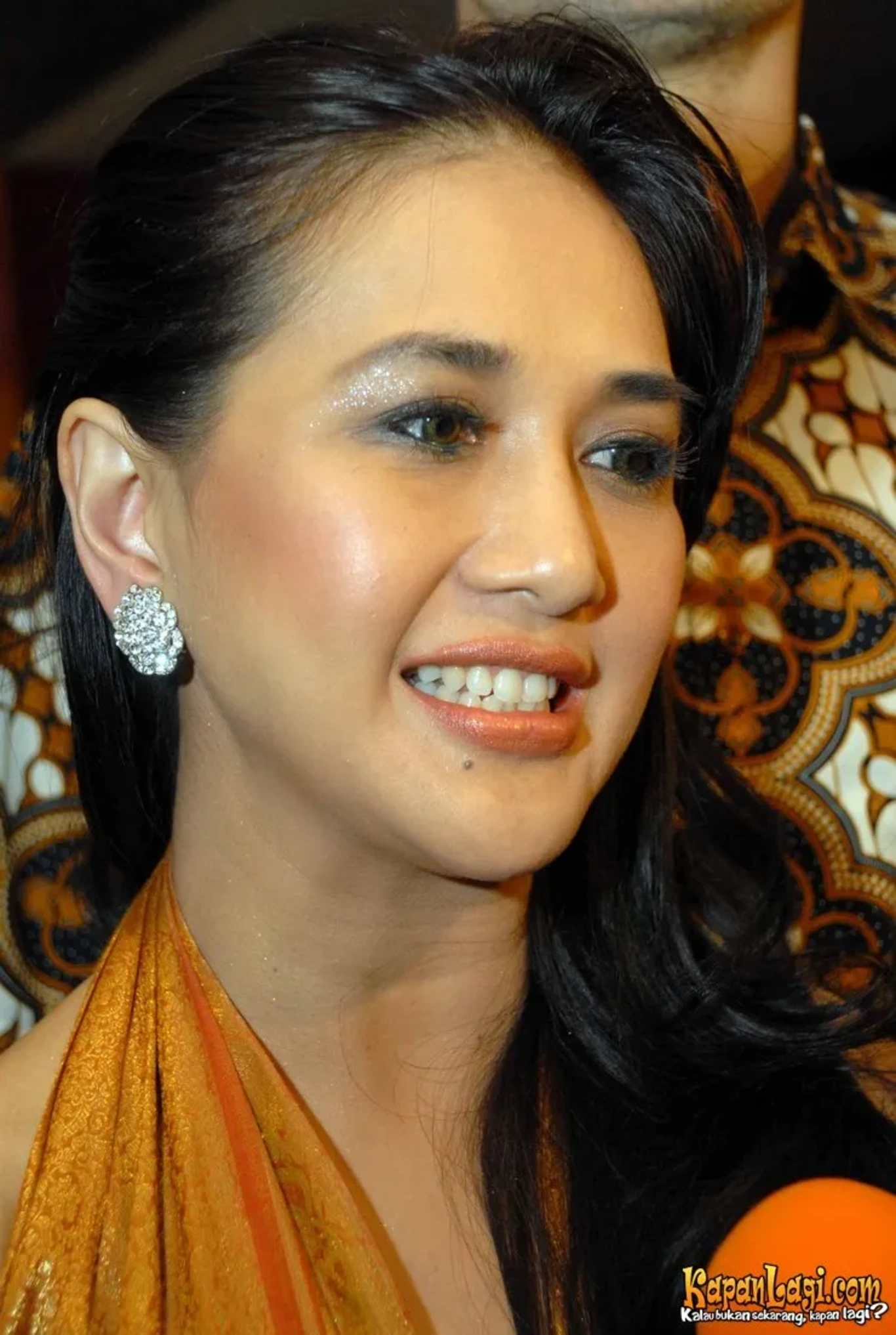 Jika Anda tidak melihat foto Paramitha Rusady, kemungkinan karena foto dengan nomor tersebut tidak tersedia di Kapanlagi.com™