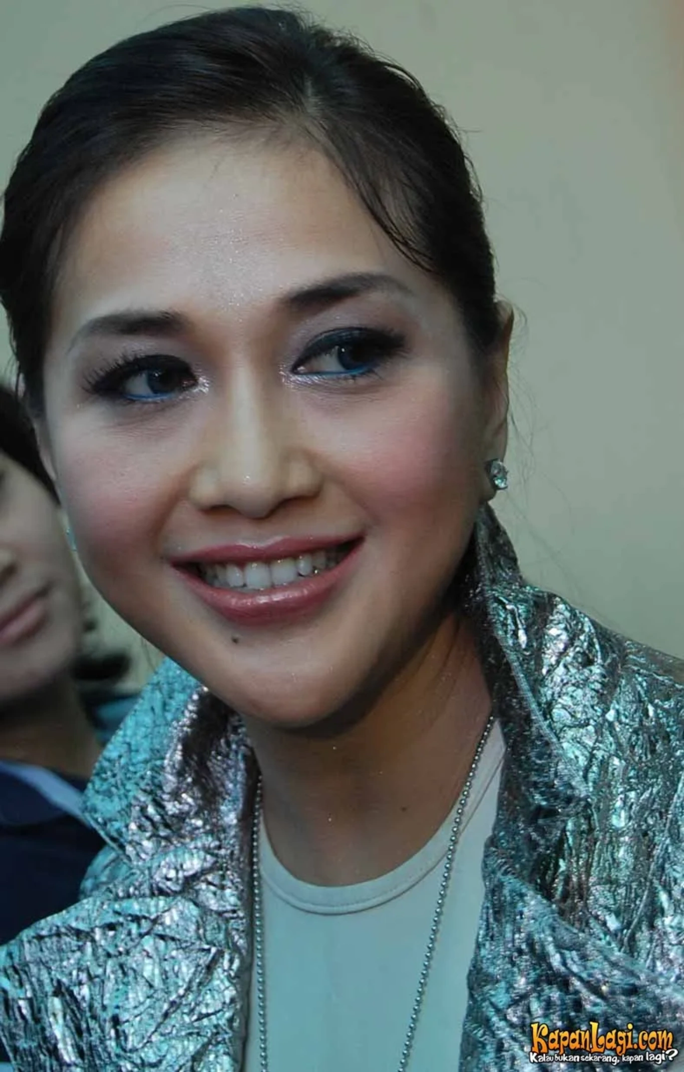 Jika Anda tidak melihat foto Paramitha Rusady, kemungkinan karena foto dengan nomor tersebut tidak tersedia di Kapanlagi.com™