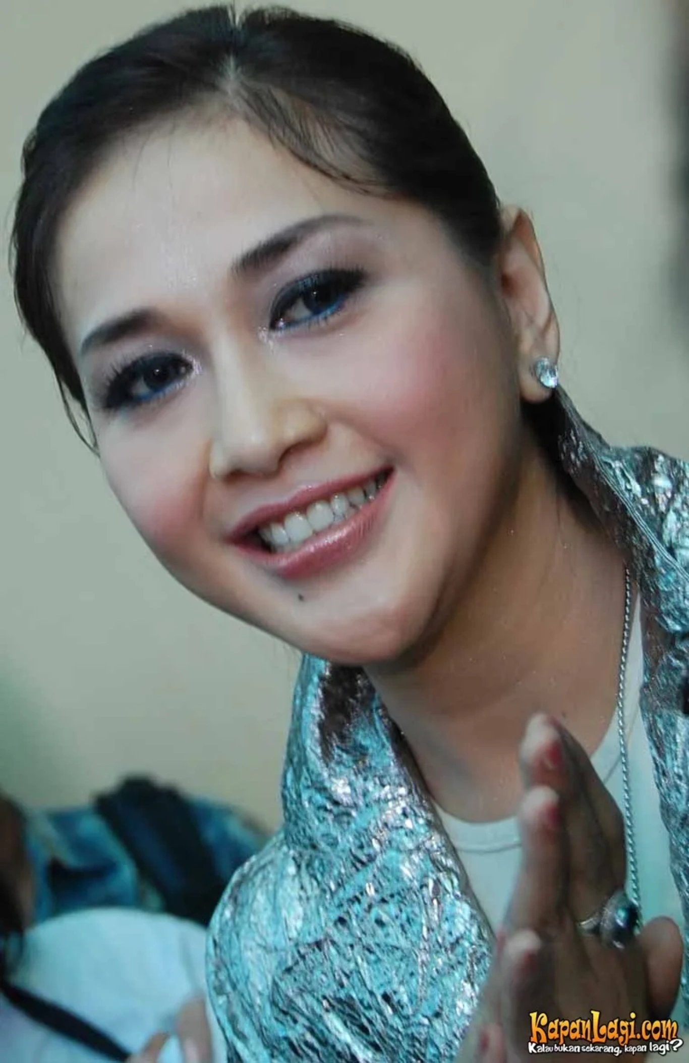Jika Anda tidak melihat foto Paramitha Rusady, kemungkinan karena foto dengan nomor tersebut tidak tersedia di Kapanlagi.com™