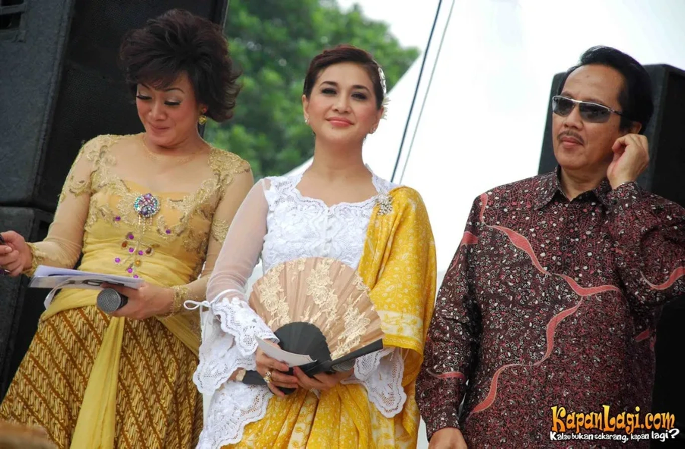 Jika Anda tidak melihat foto Paramitha Rusady, kemungkinan karena foto dengan nomor tersebut tidak tersedia di Kapanlagi.com™