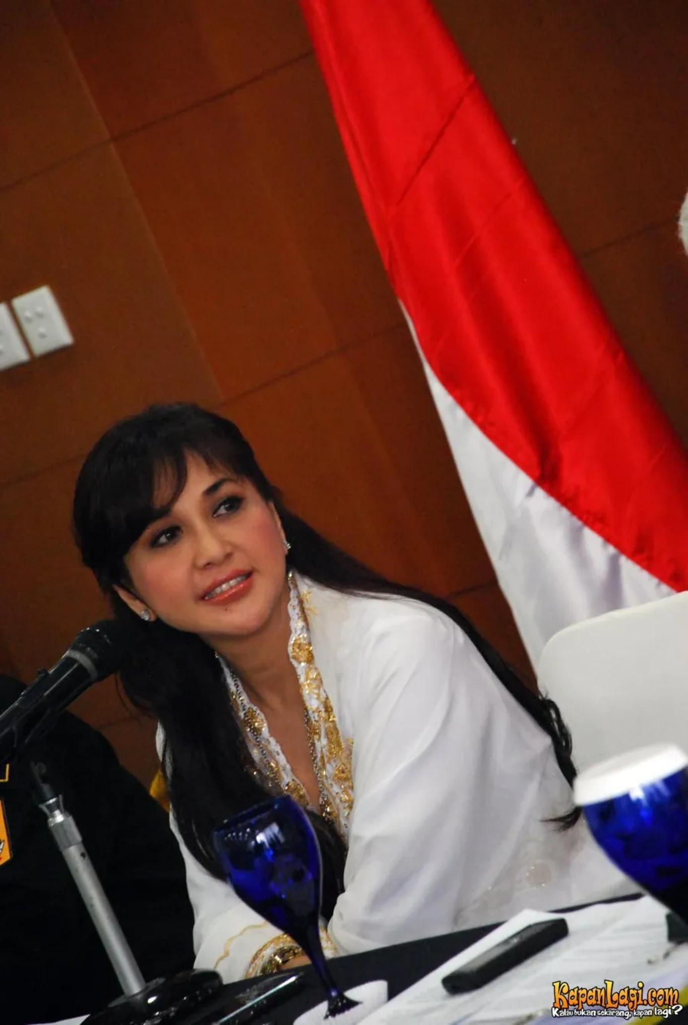 Jika Anda tidak melihat foto Paramitha Rusady, kemungkinan karena foto dengan nomor tersebut tidak tersedia di Kapanlagi.com™