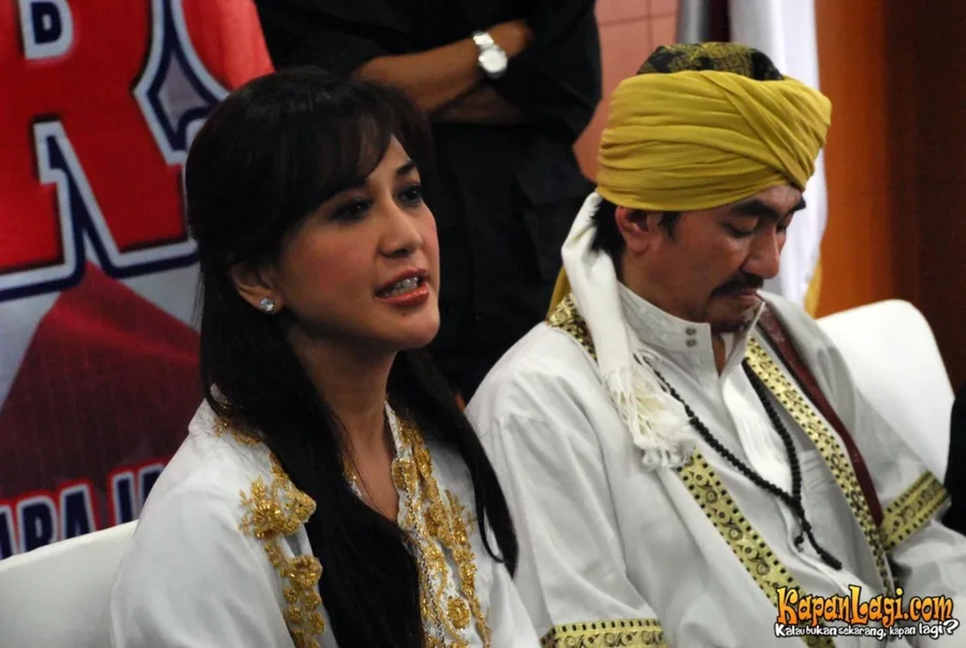 Jika Anda tidak melihat foto Paramitha Rusady, kemungkinan karena foto dengan nomor tersebut tidak tersedia di Kapanlagi.com™