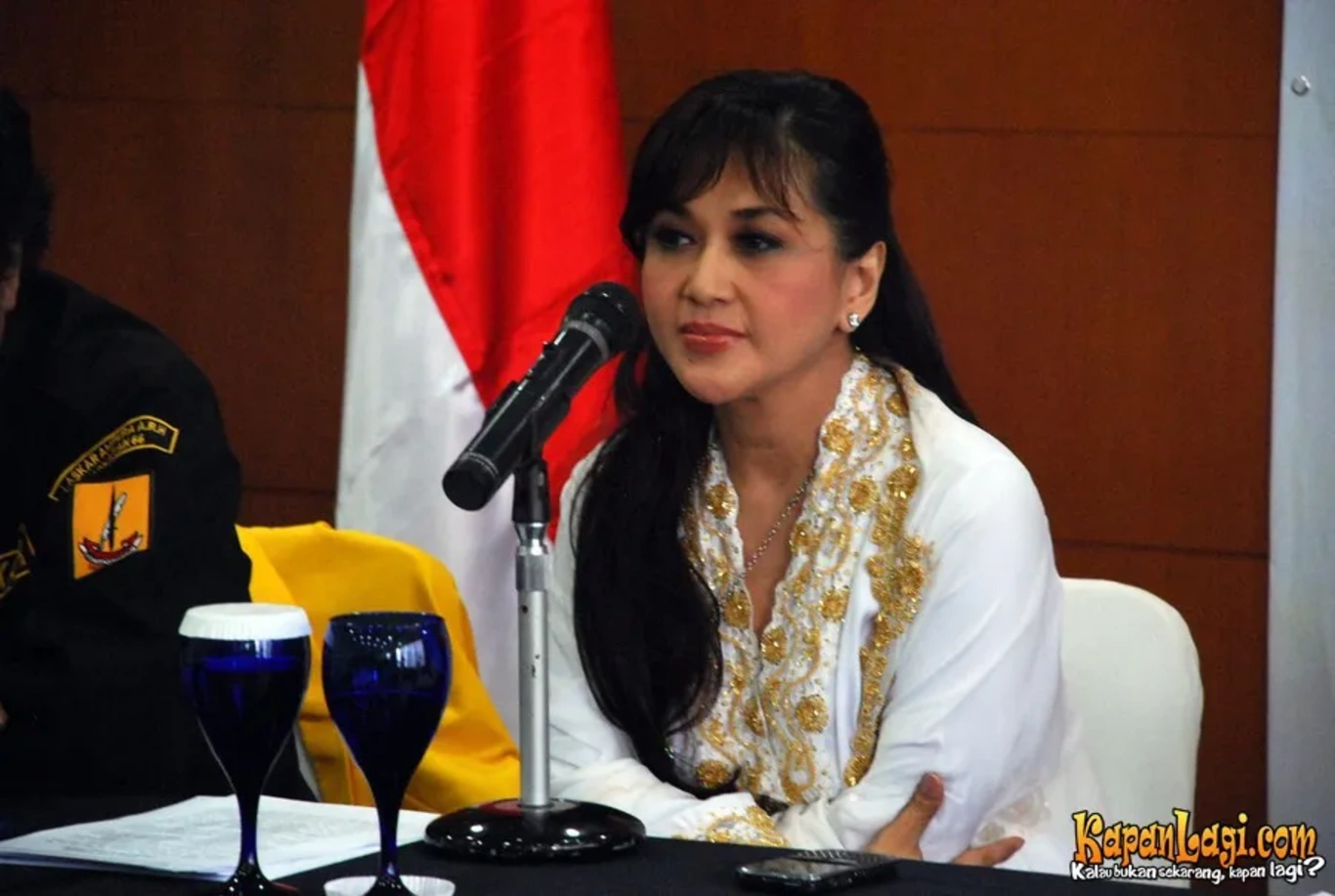 Jika Anda tidak melihat foto Paramitha Rusady, kemungkinan karena foto dengan nomor tersebut tidak tersedia di Kapanlagi.com™