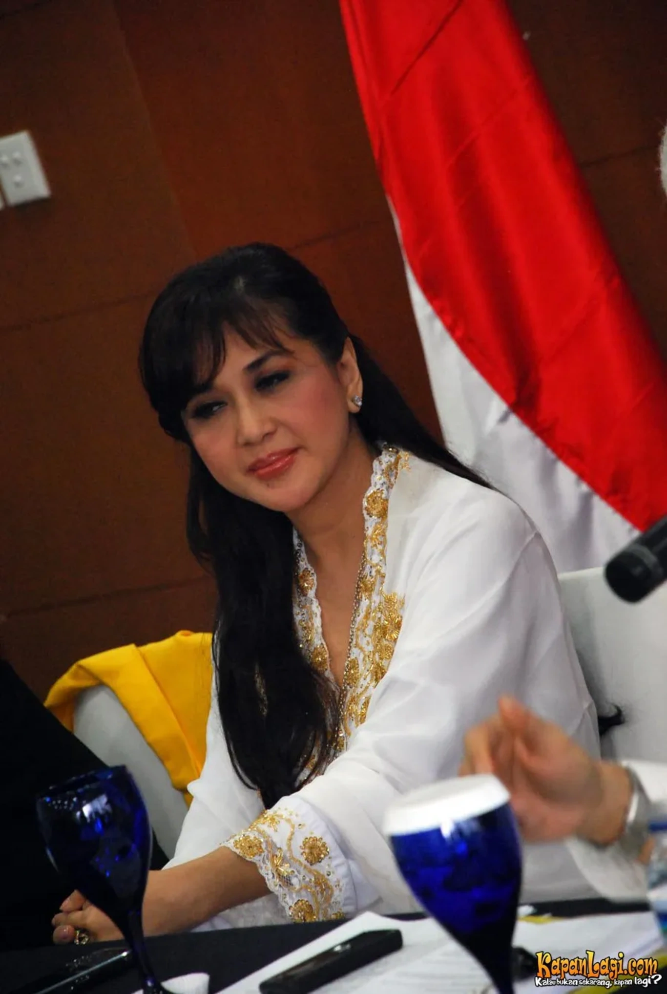 Jika Anda tidak melihat foto Paramitha Rusady, kemungkinan karena foto dengan nomor tersebut tidak tersedia di Kapanlagi.com™