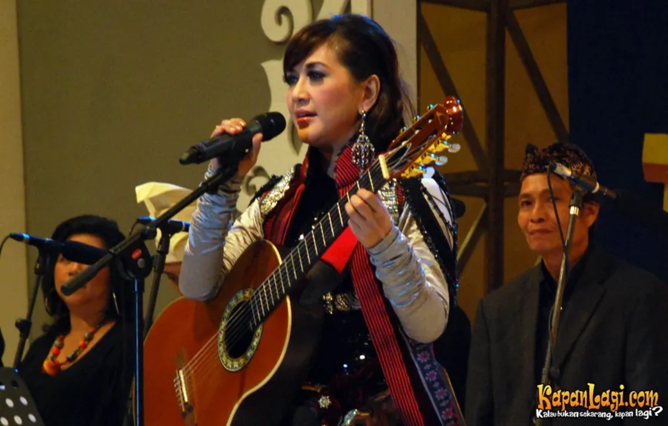 Jika Anda tidak melihat foto Paramitha Rusady, kemungkinan karena foto dengan nomor tersebut tidak tersedia di Kapanlagi.com™