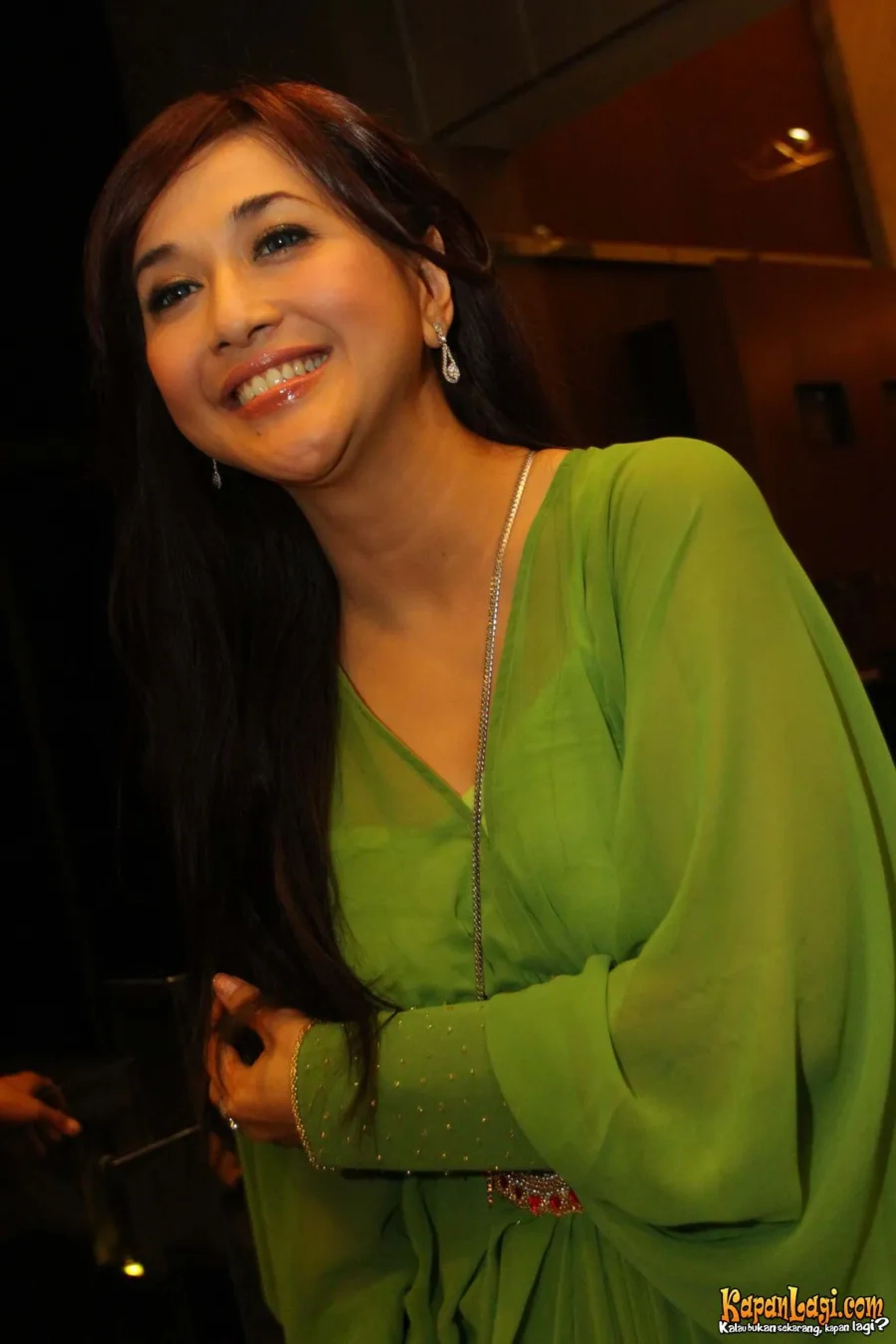 Jika Anda tidak melihat foto Paramitha Rusady, kemungkinan karena foto dengan nomor tersebut tidak tersedia di Kapanlagi.com™