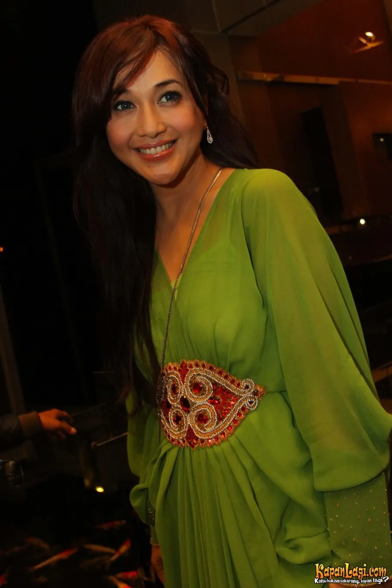 Jika Anda tidak melihat foto Paramitha Rusady, kemungkinan karena foto dengan nomor tersebut tidak tersedia di Kapanlagi.com™