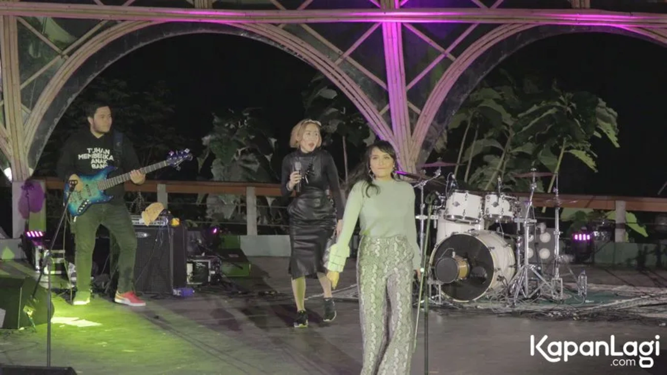 Jika Anda tidak melihat foto Parkdrive Band, kemungkinan karena foto dengan nomor tersebut tidak tersedia di Kapanlagi.com™