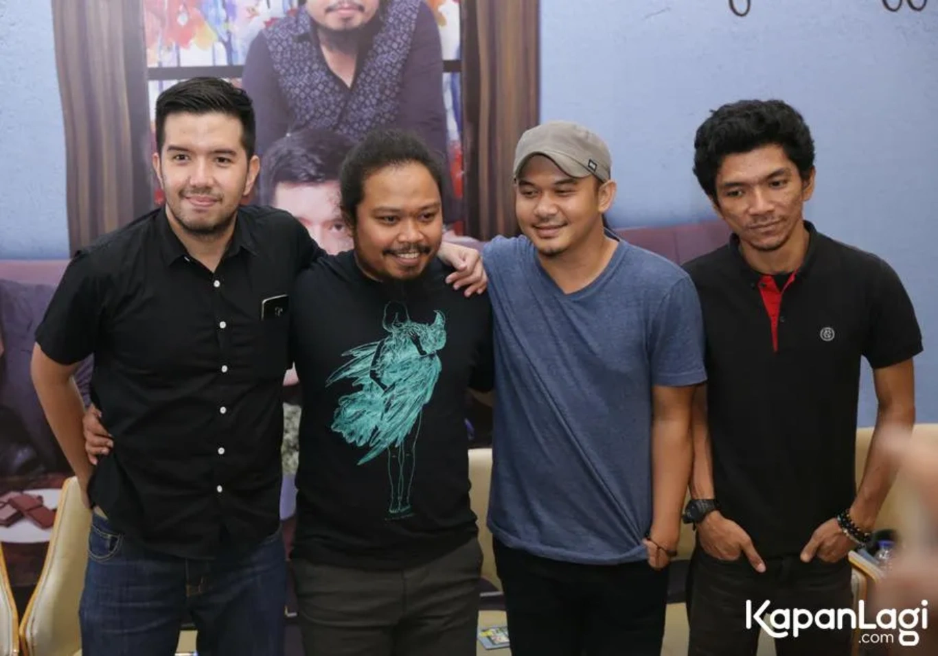 Jika Anda tidak melihat foto Payung Teduh, kemungkinan karena foto dengan nomor tersebut tidak tersedia di Kapanlagi.com™