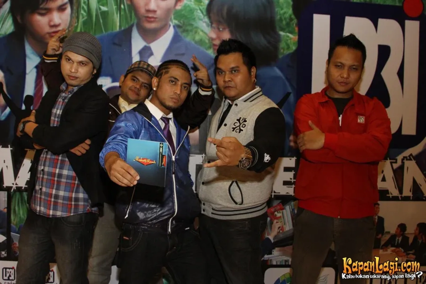 Jika Anda tidak melihat foto Penta Boyz, kemungkinan karena foto dengan nomor tersebut tidak tersedia di Kapanlagi.com™