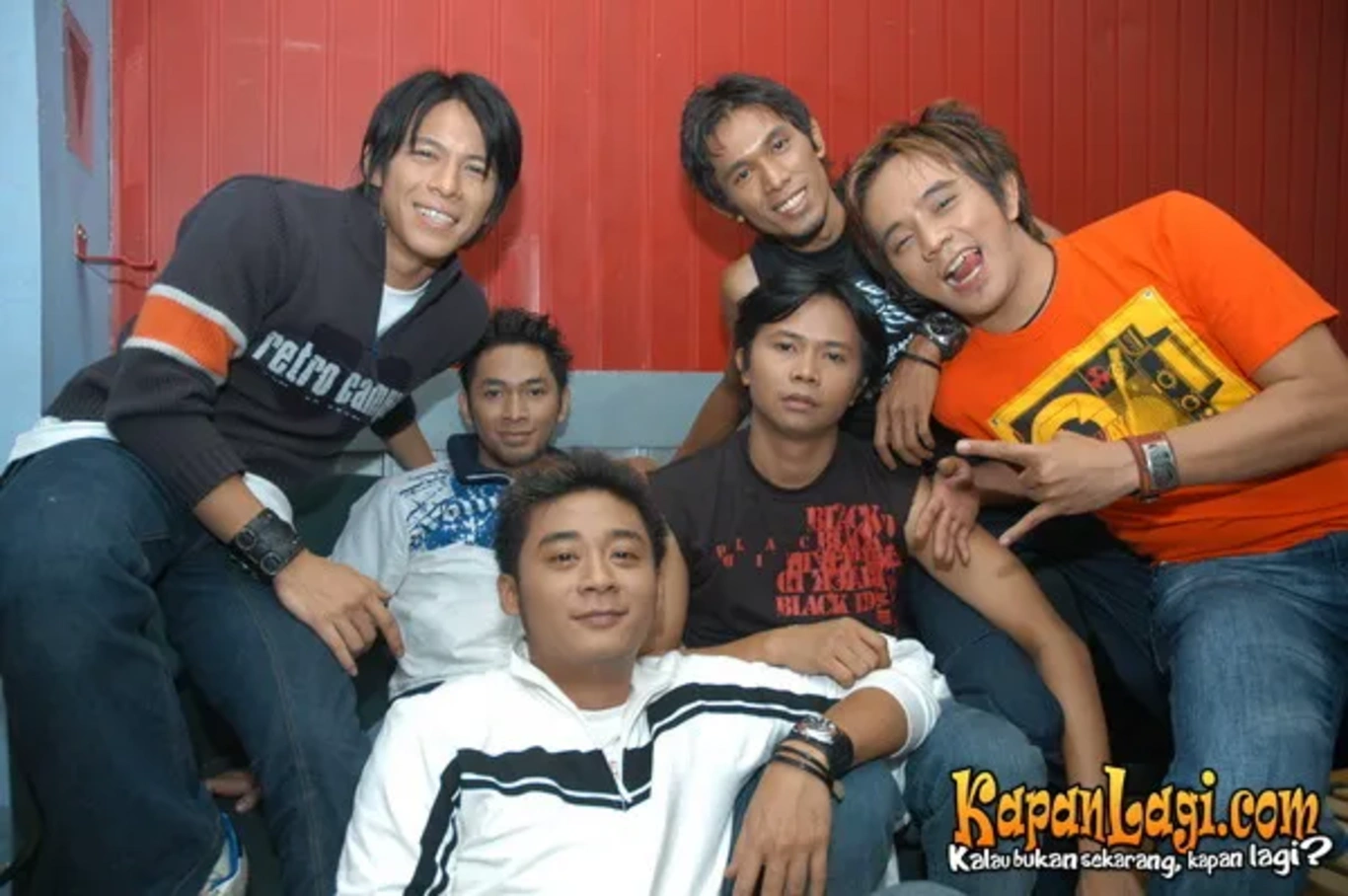 Jika Anda tidak melihat foto Peterpan, kemungkinan karena foto dengan nomor tersebut tidak tersedia di Kapanlagi.com™