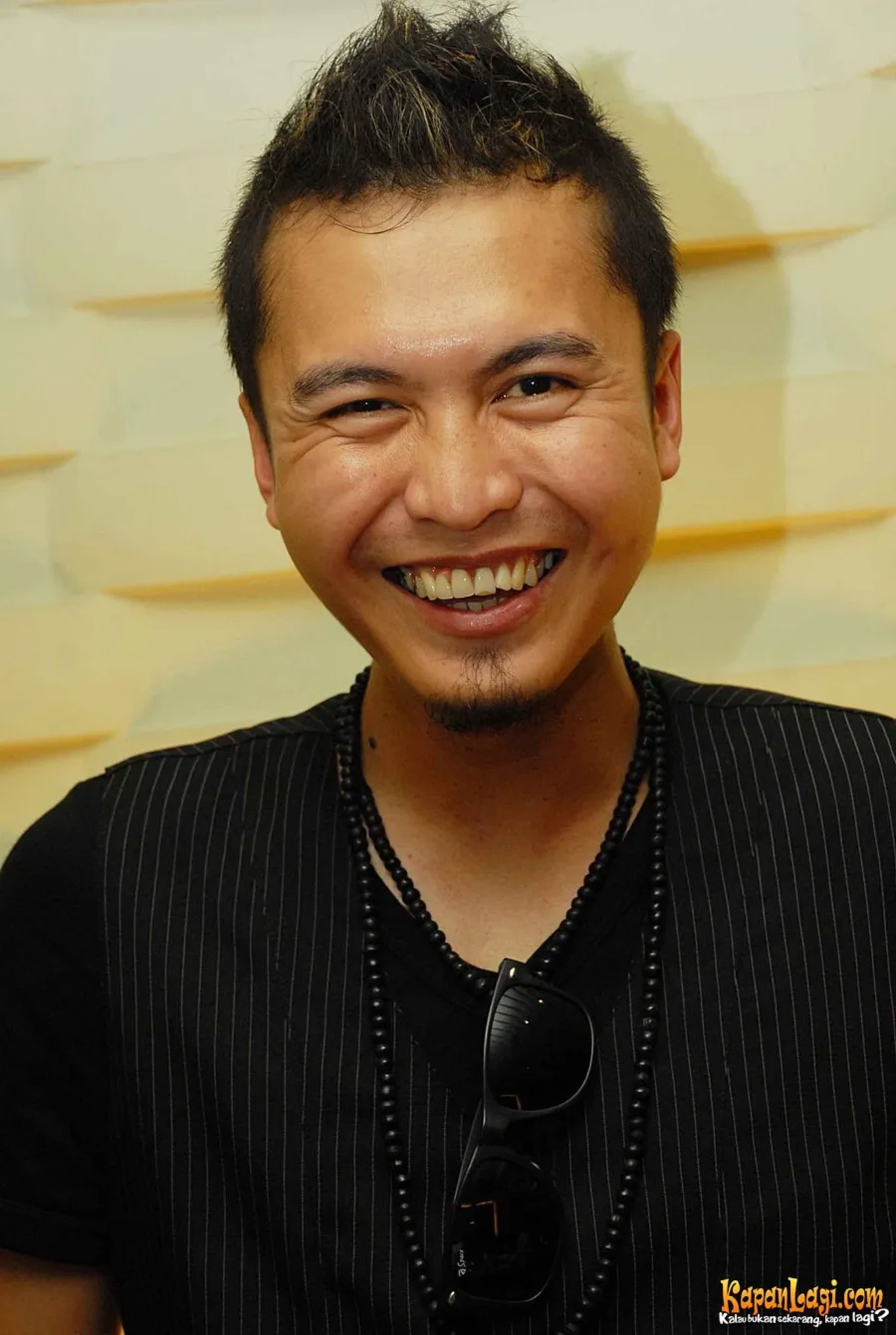Jika Anda tidak melihat foto Petir Band, kemungkinan karena foto dengan nomor tersebut tidak tersedia di Kapanlagi.com™