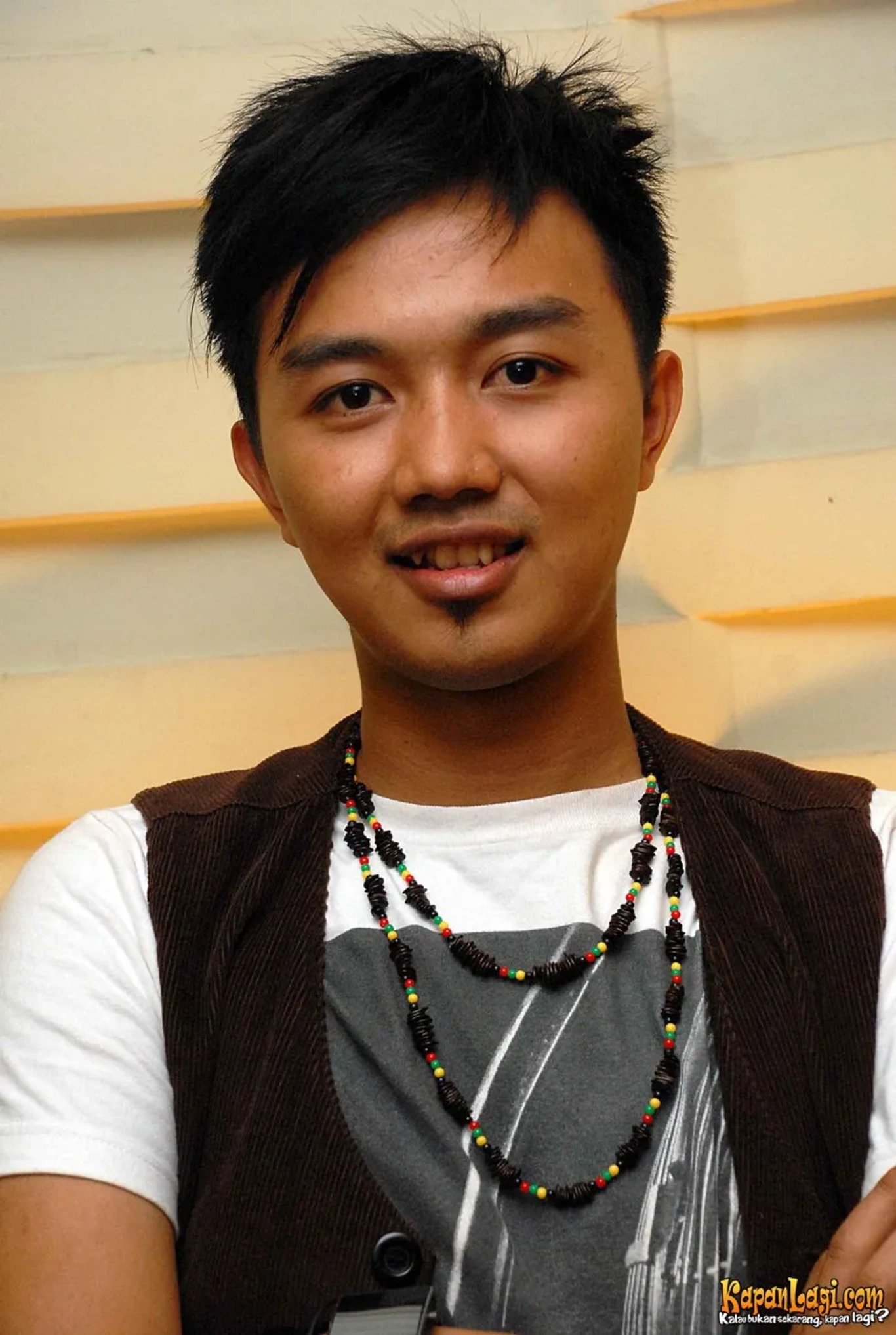 Jika Anda tidak melihat foto Petir Band, kemungkinan karena foto dengan nomor tersebut tidak tersedia di Kapanlagi.com™