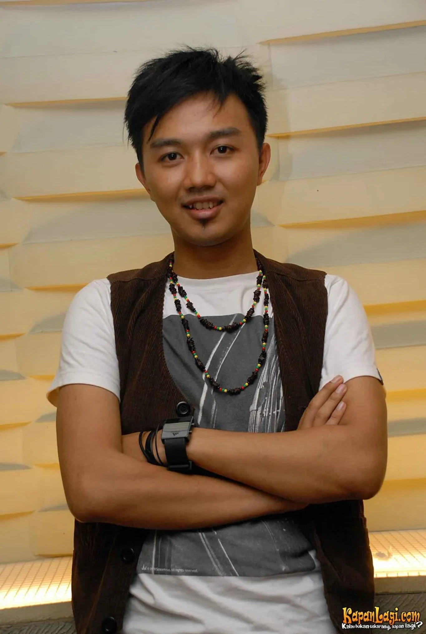 Jika Anda tidak melihat foto Petir Band, kemungkinan karena foto dengan nomor tersebut tidak tersedia di Kapanlagi.com™