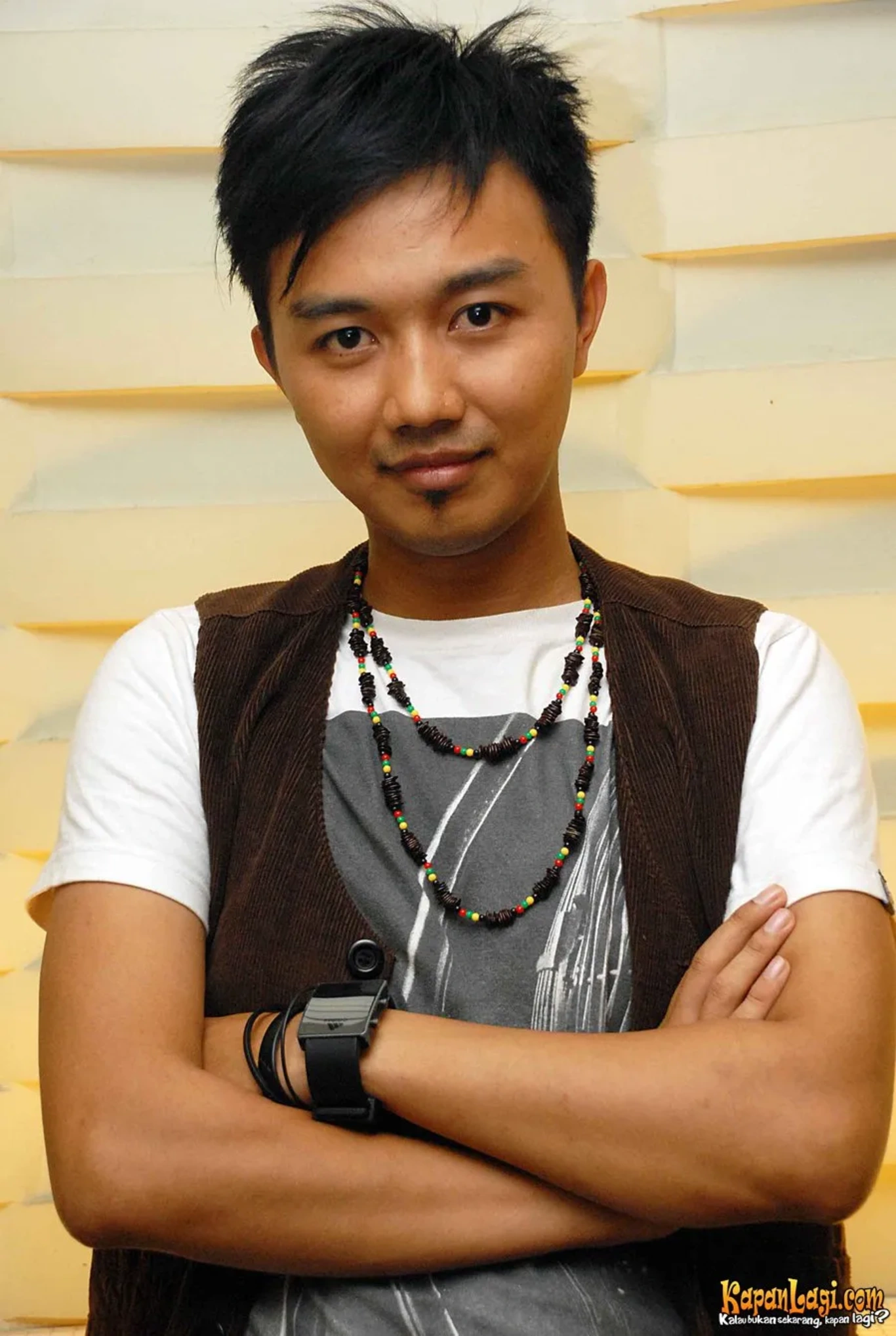 Jika Anda tidak melihat foto Petir Band, kemungkinan karena foto dengan nomor tersebut tidak tersedia di Kapanlagi.com™