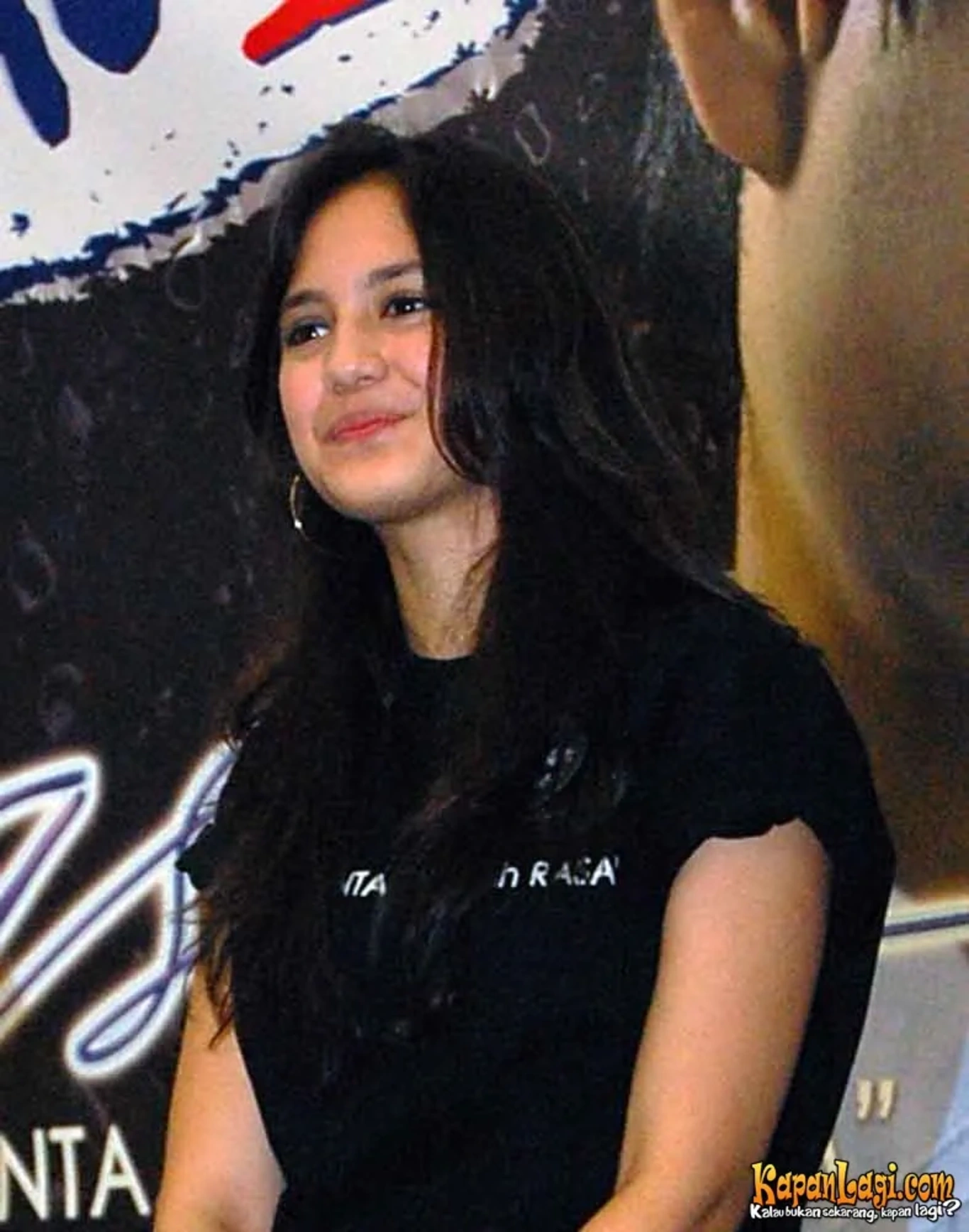 Jika Anda tidak melihat foto Pevita Pearce, kemungkinan karena foto dengan nomor tersebut tidak tersedia di Kapanlagi.com™