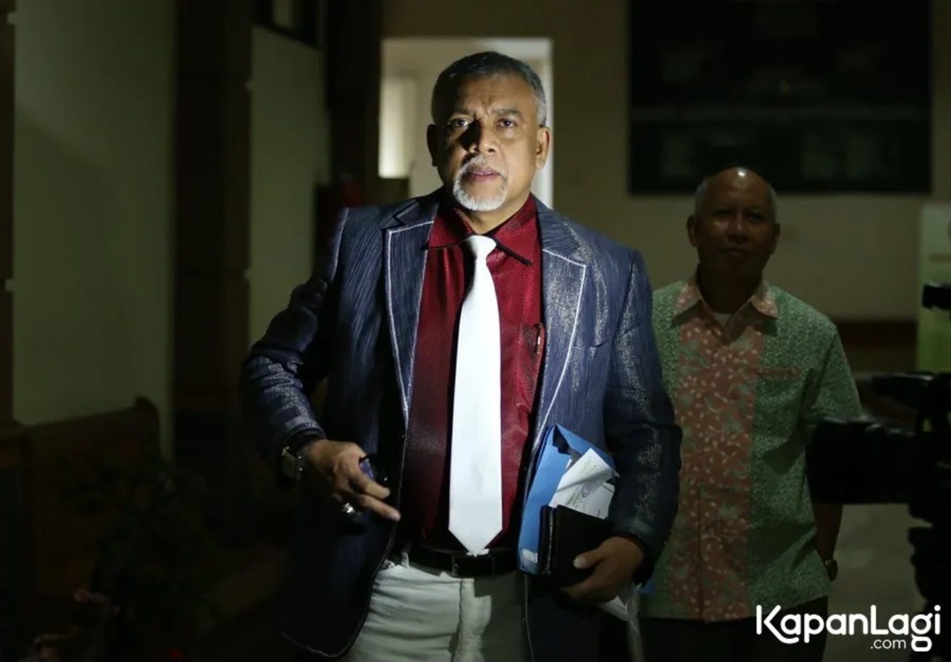 Jika Anda tidak melihat foto Pieter Ell, kemungkinan karena foto dengan nomor tersebut tidak tersedia di Kapanlagi.com™