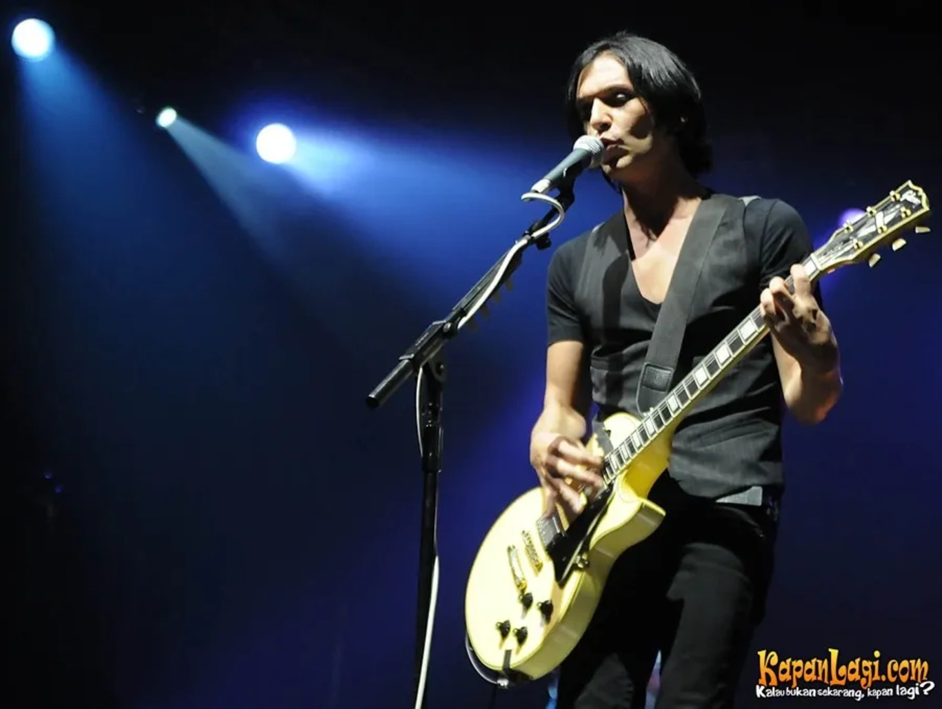 Jika Anda tidak melihat foto Placebo, kemungkinan karena foto dengan nomor tersebut tidak tersedia di Kapanlagi.com™